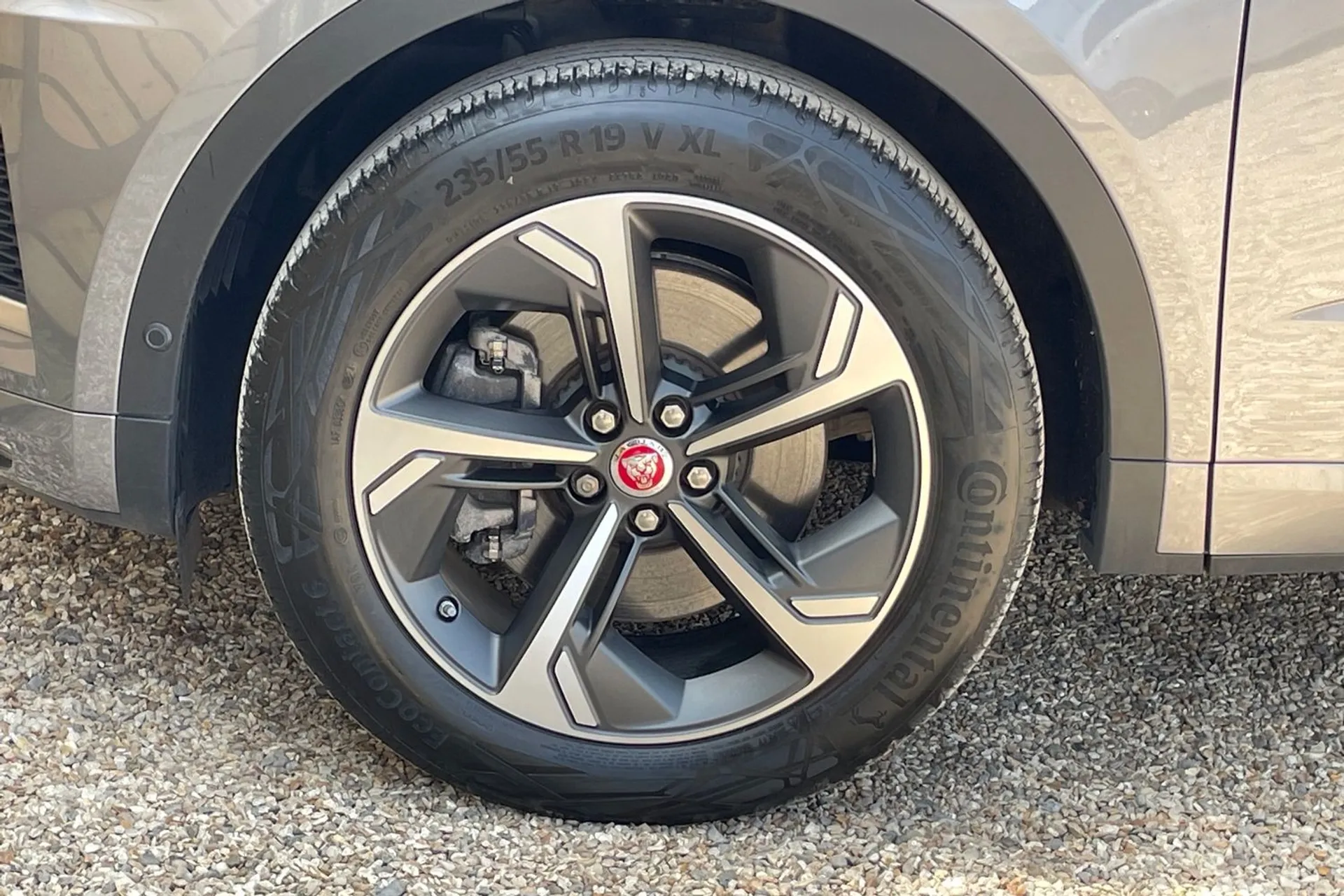 Jaguar E-PACE thumbnail image number 14