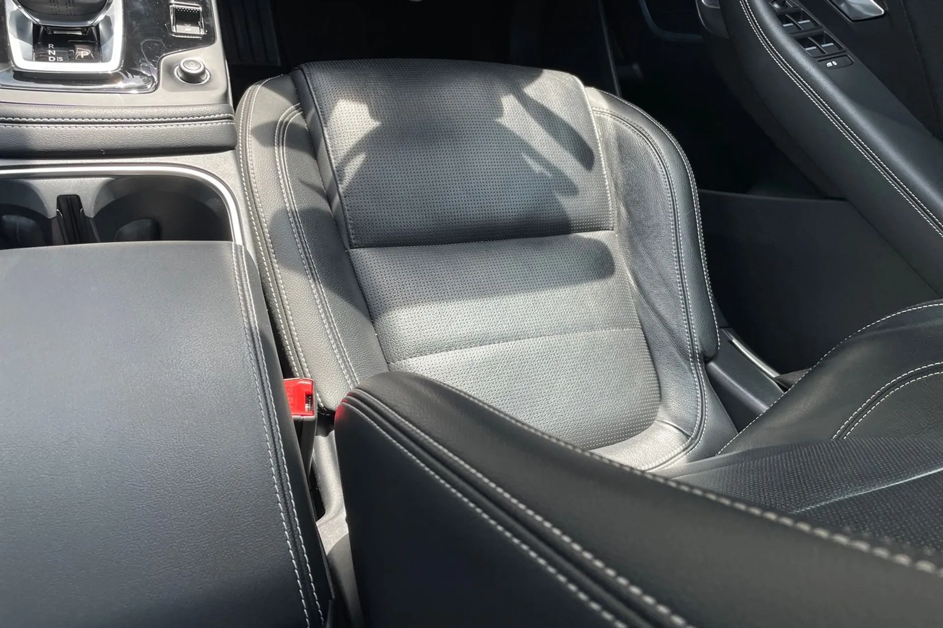 Jaguar E-PACE thumbnail image number 35