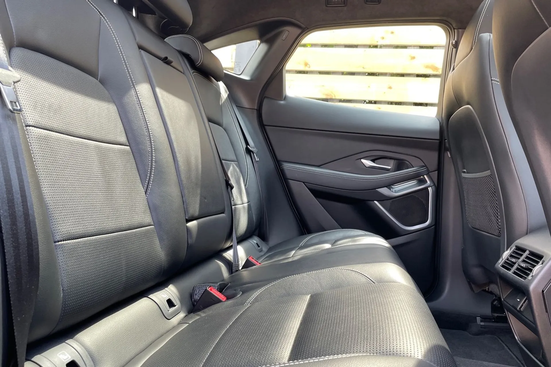Jaguar E-PACE thumbnail image number 24