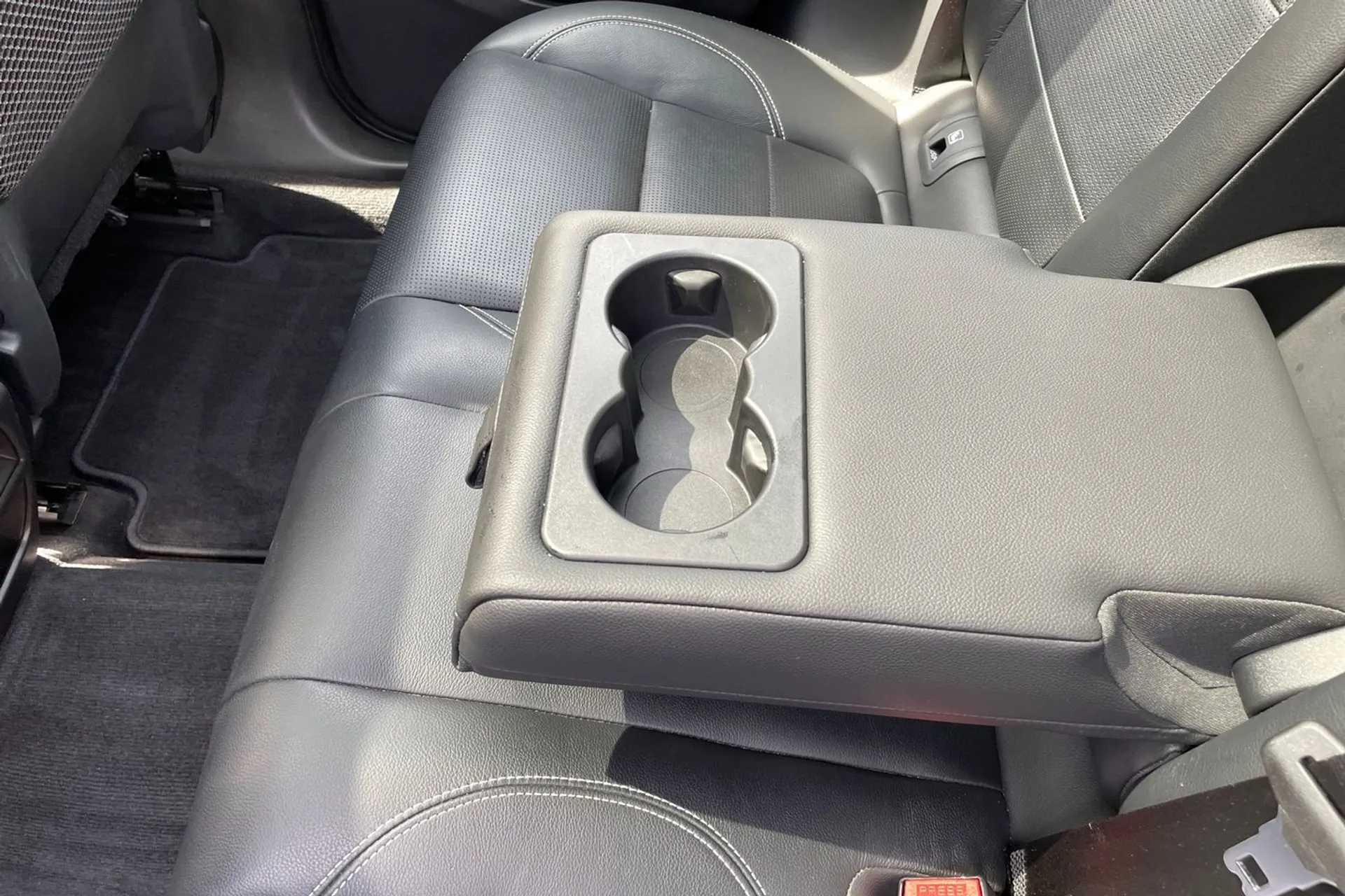 Jaguar E-PACE thumbnail image number 44