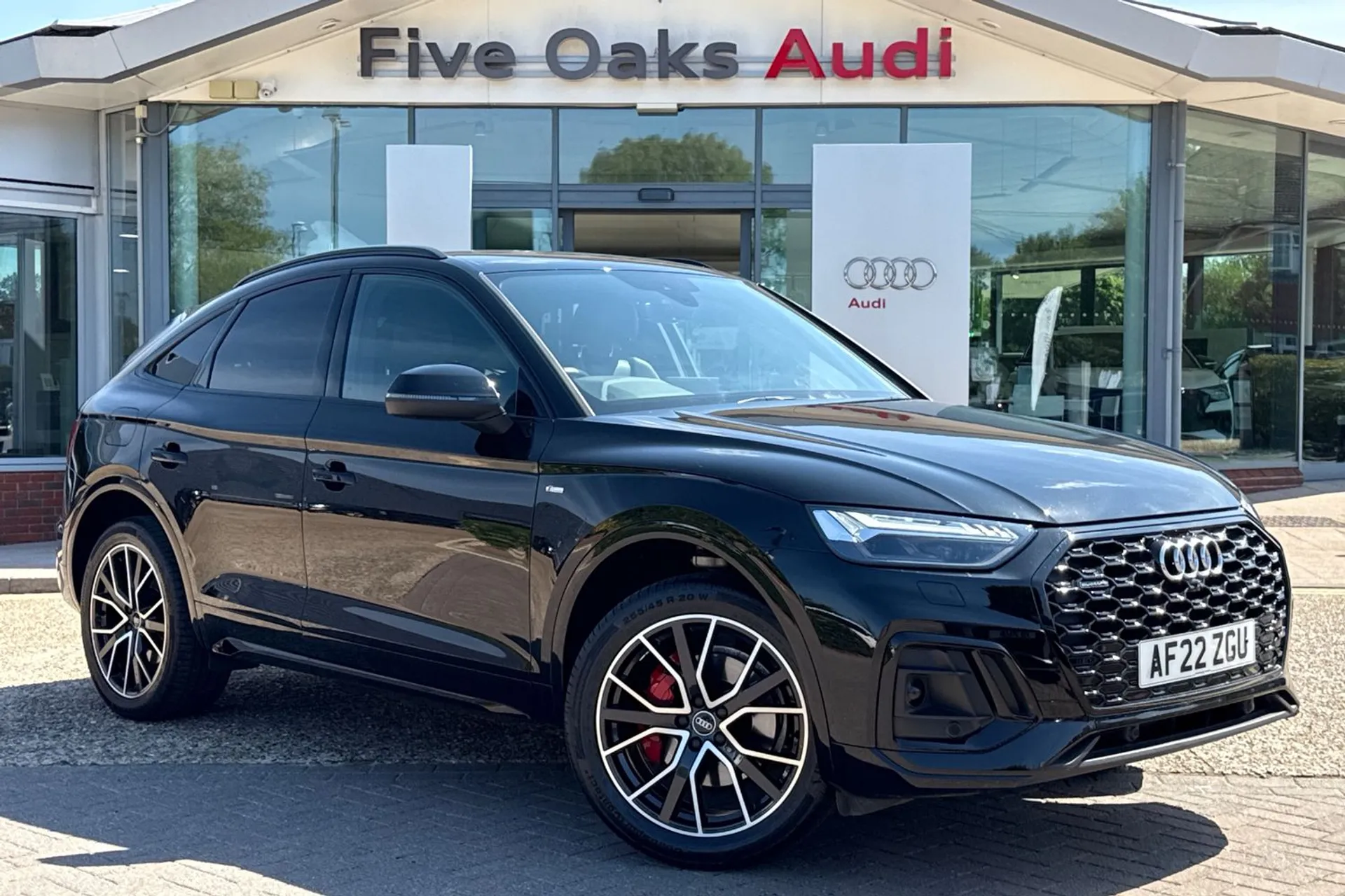 Audi Q5 focused image