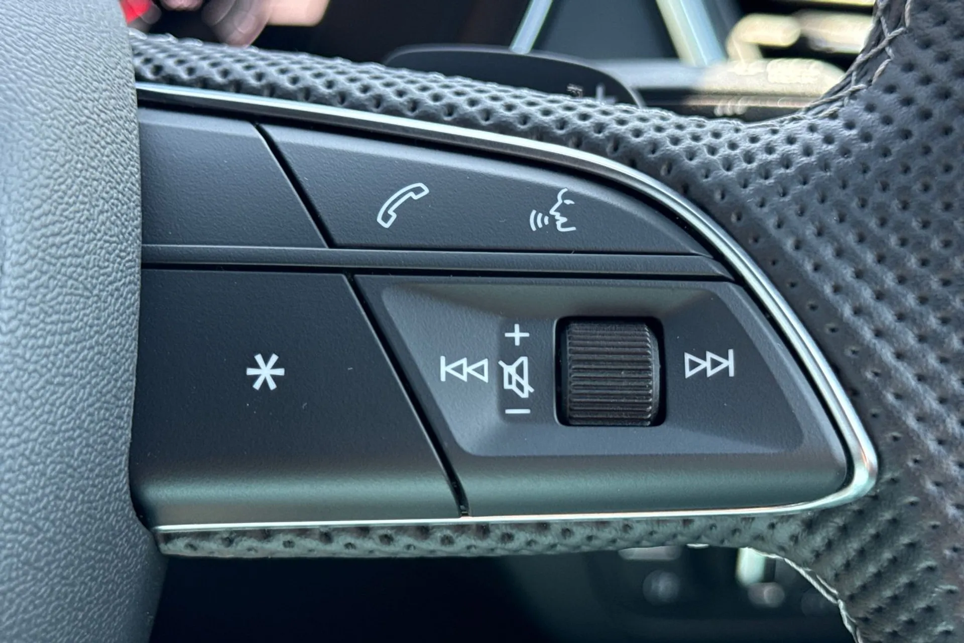Audi Q5 thumbnail image number 21