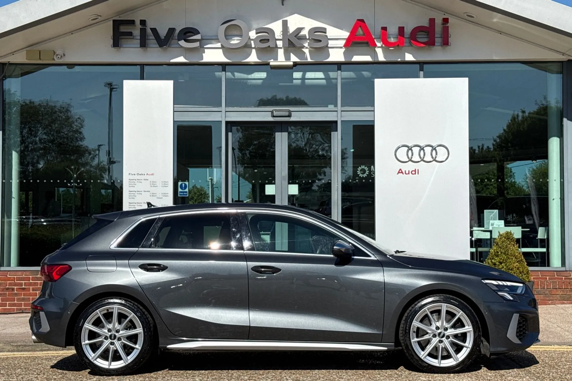 Audi A3 thumbnail image number 2