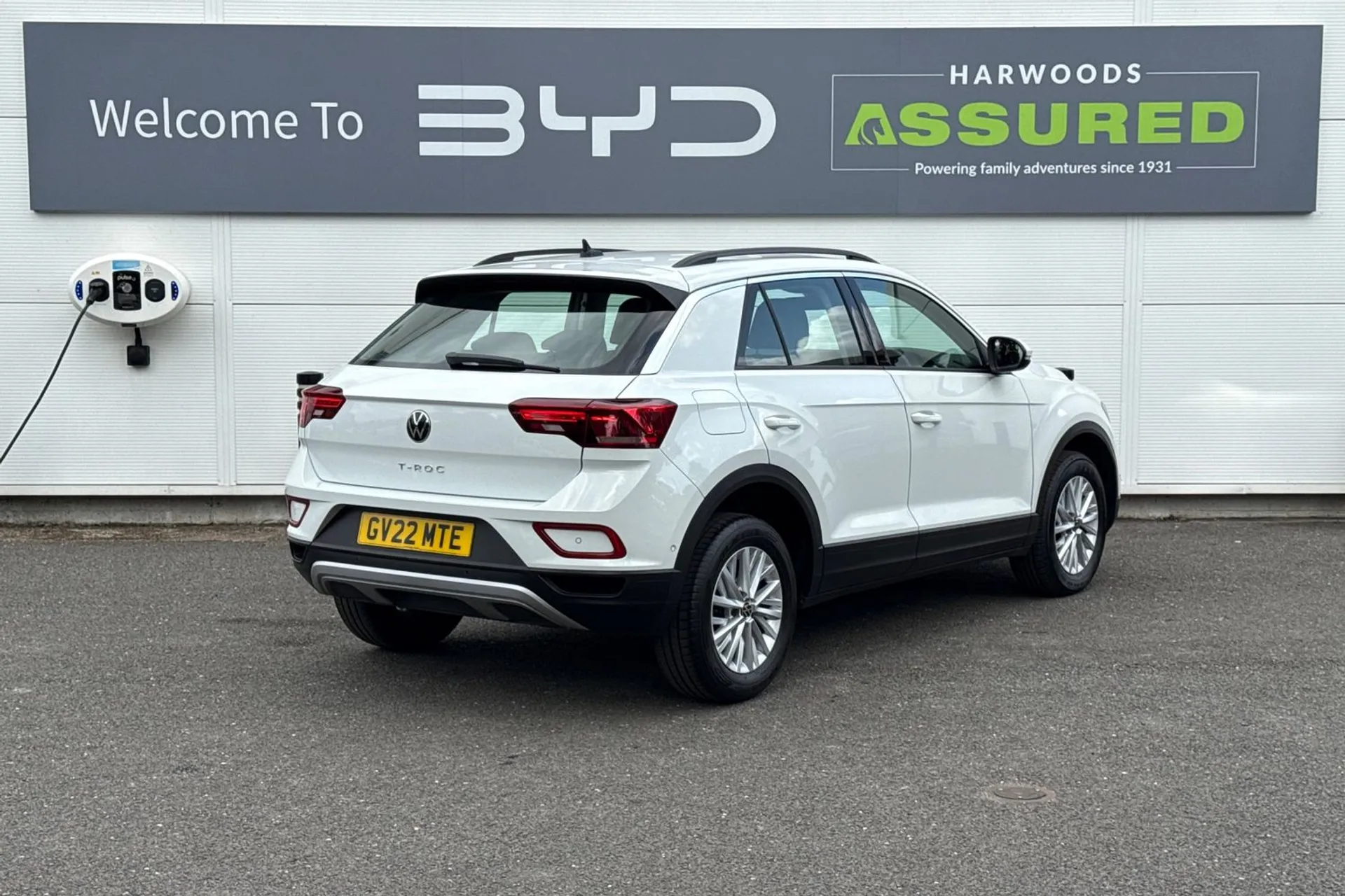 VOLKSWAGEN T-ROC thumbnail image number 7