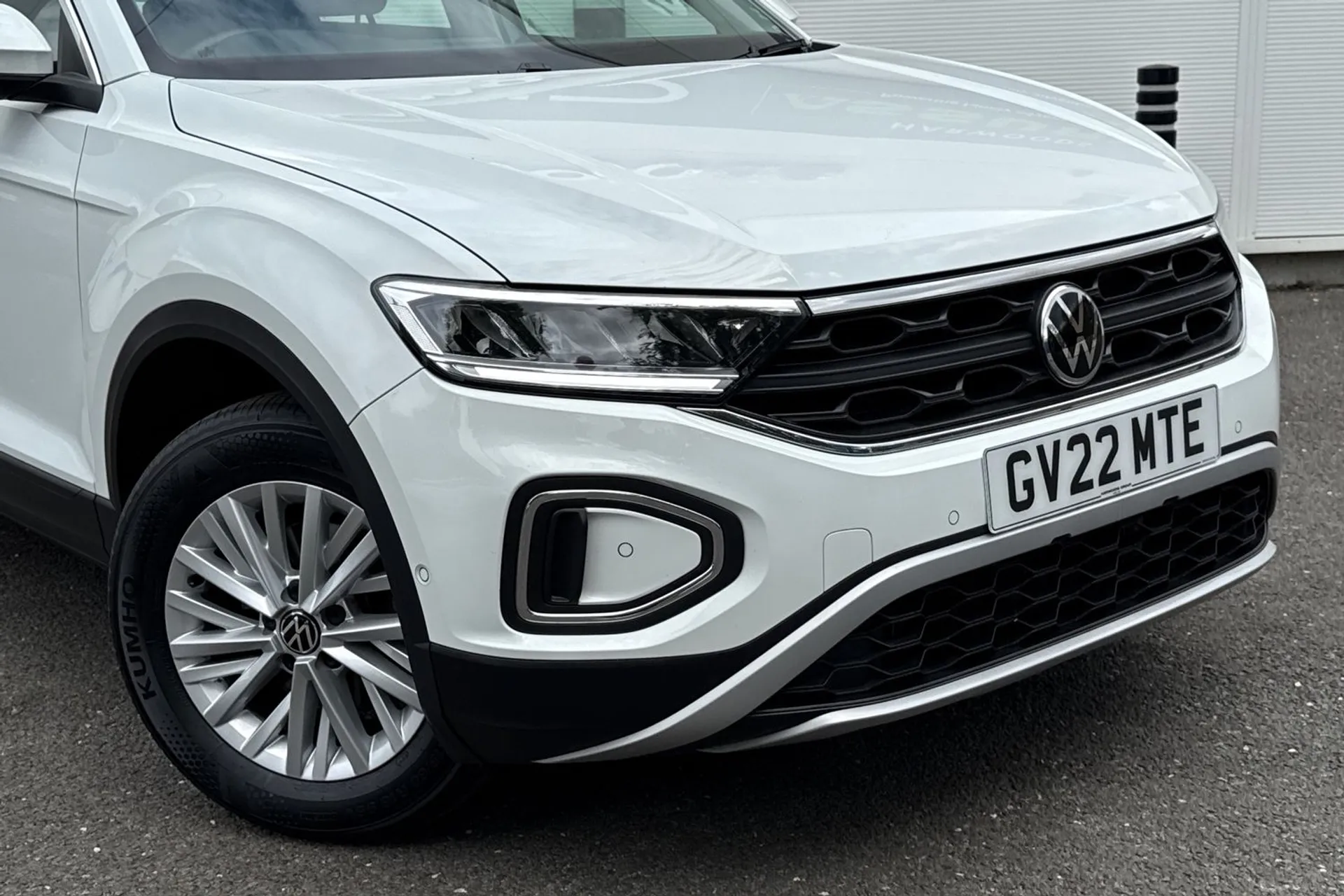 VOLKSWAGEN T-ROC thumbnail image number 22