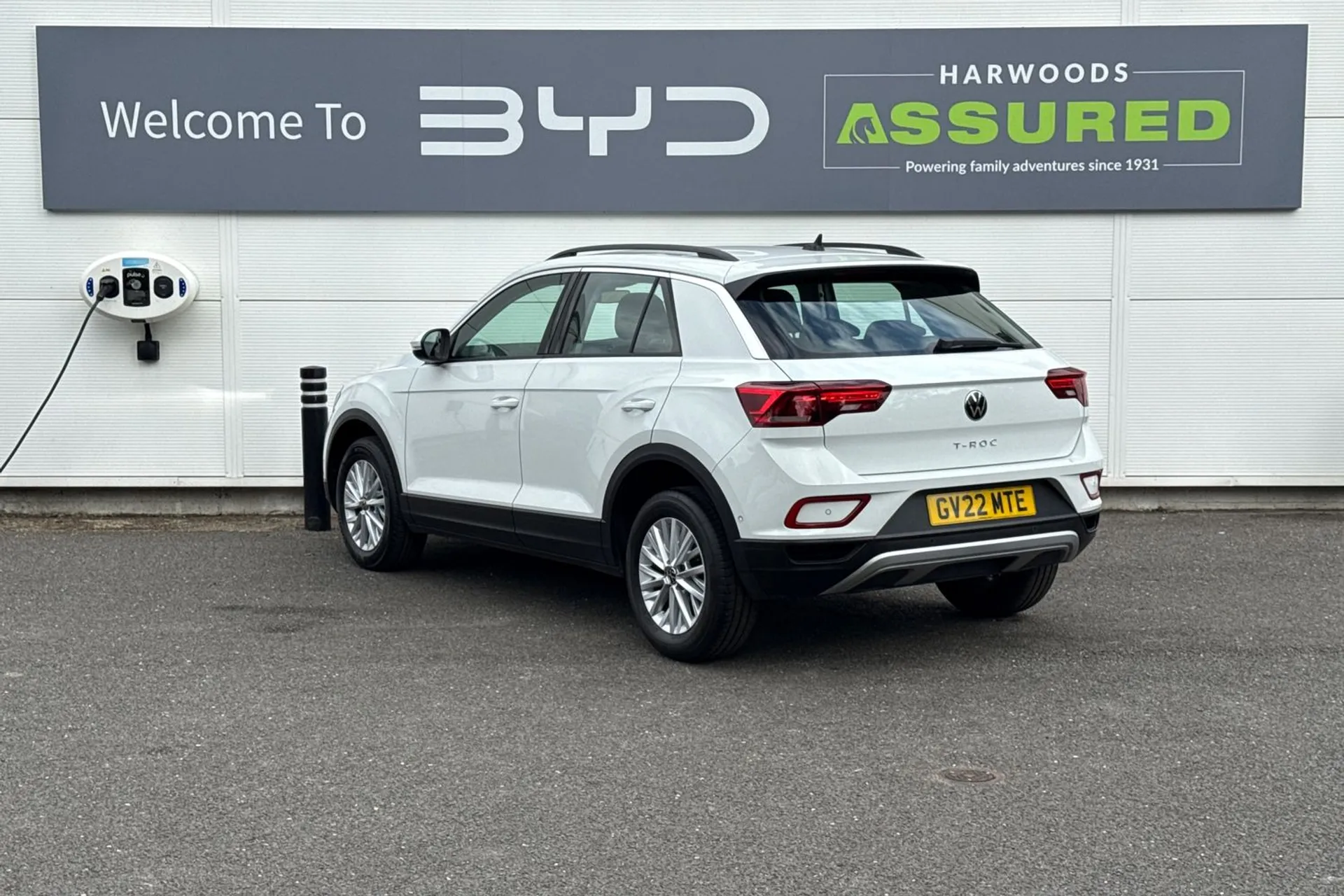 VOLKSWAGEN T-ROC thumbnail image number 9