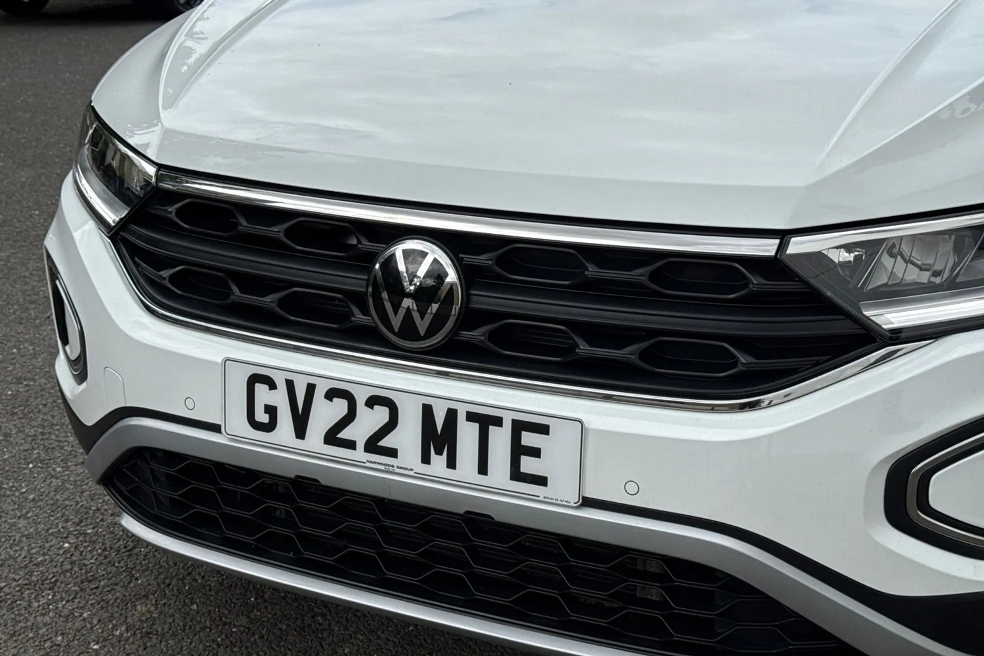 VOLKSWAGEN T-ROC thumbnail image number 24