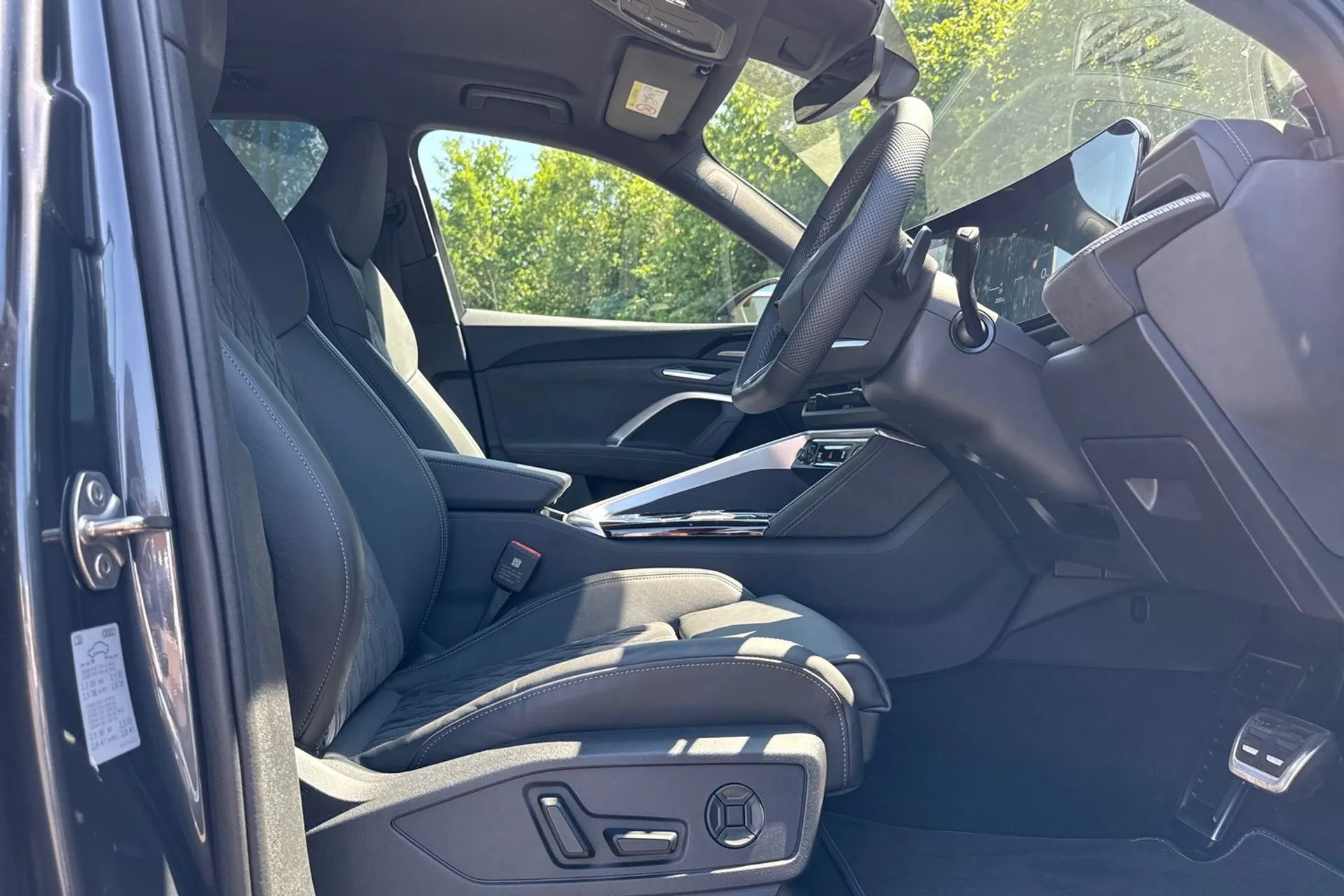 Audi Q5 thumbnail image number 24