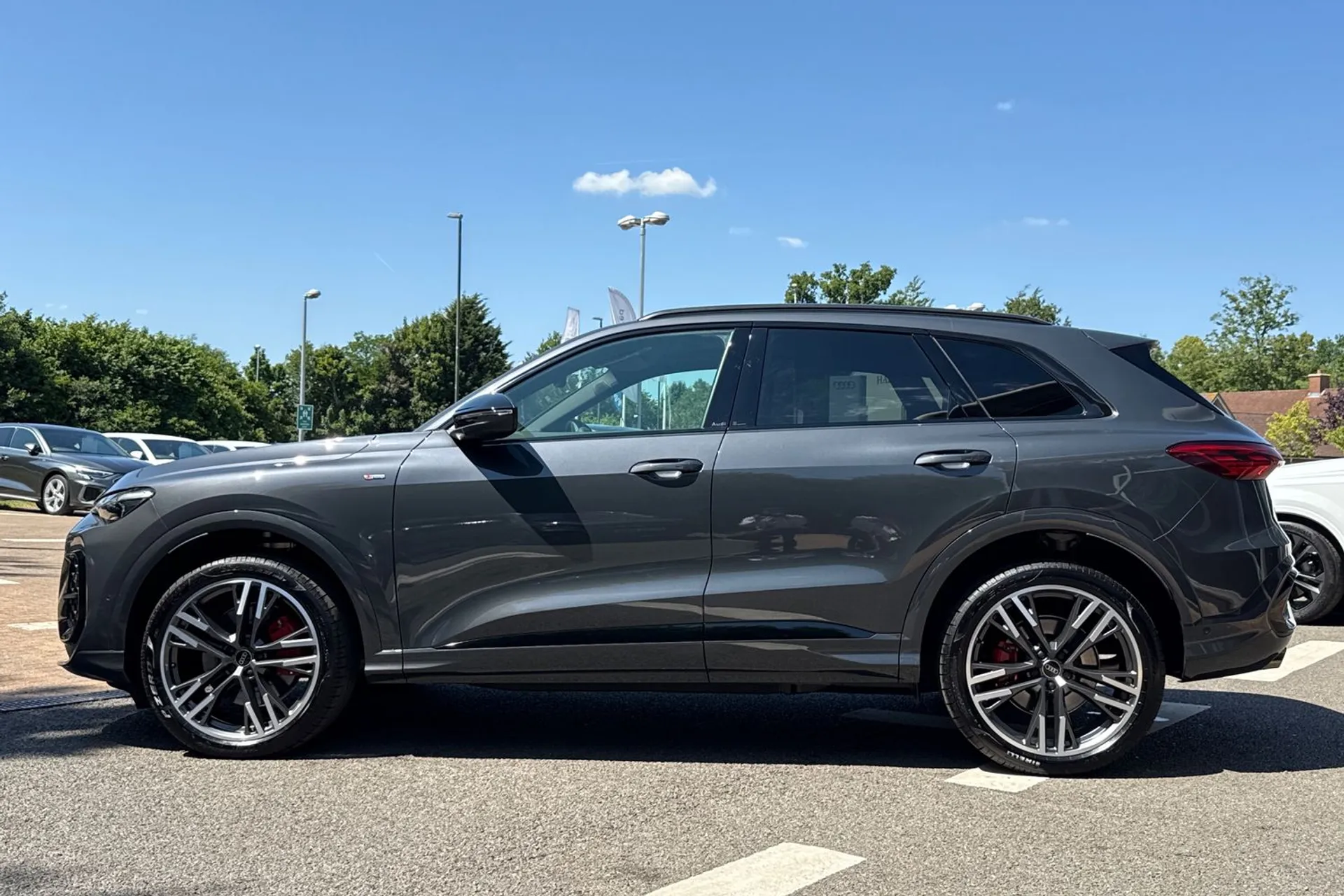 Audi Q5 thumbnail image number 9