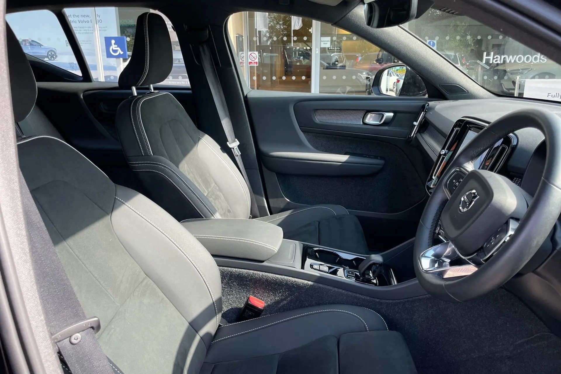Volvo XC40 thumbnail image number 25