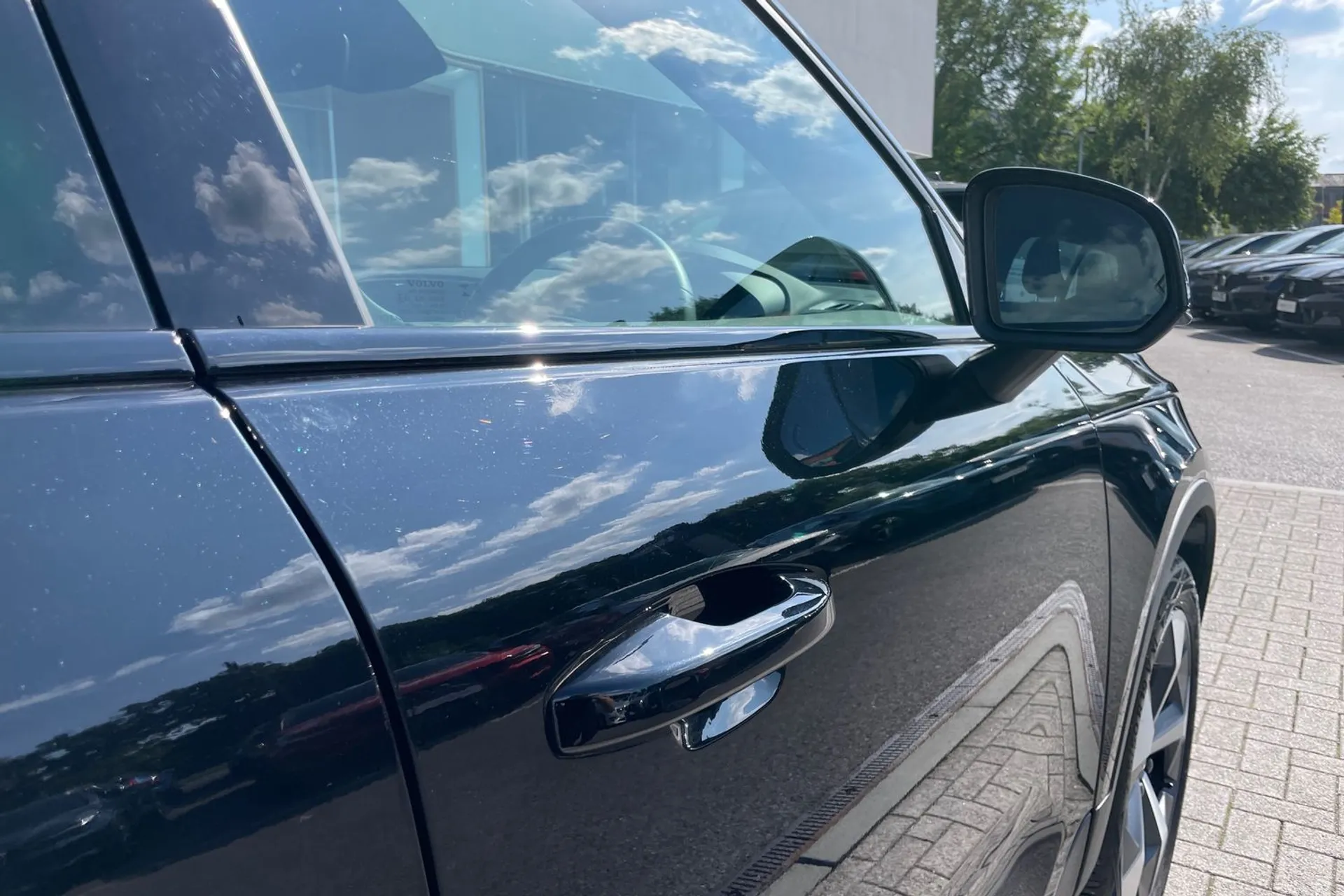 Volvo XC40 thumbnail image number 16