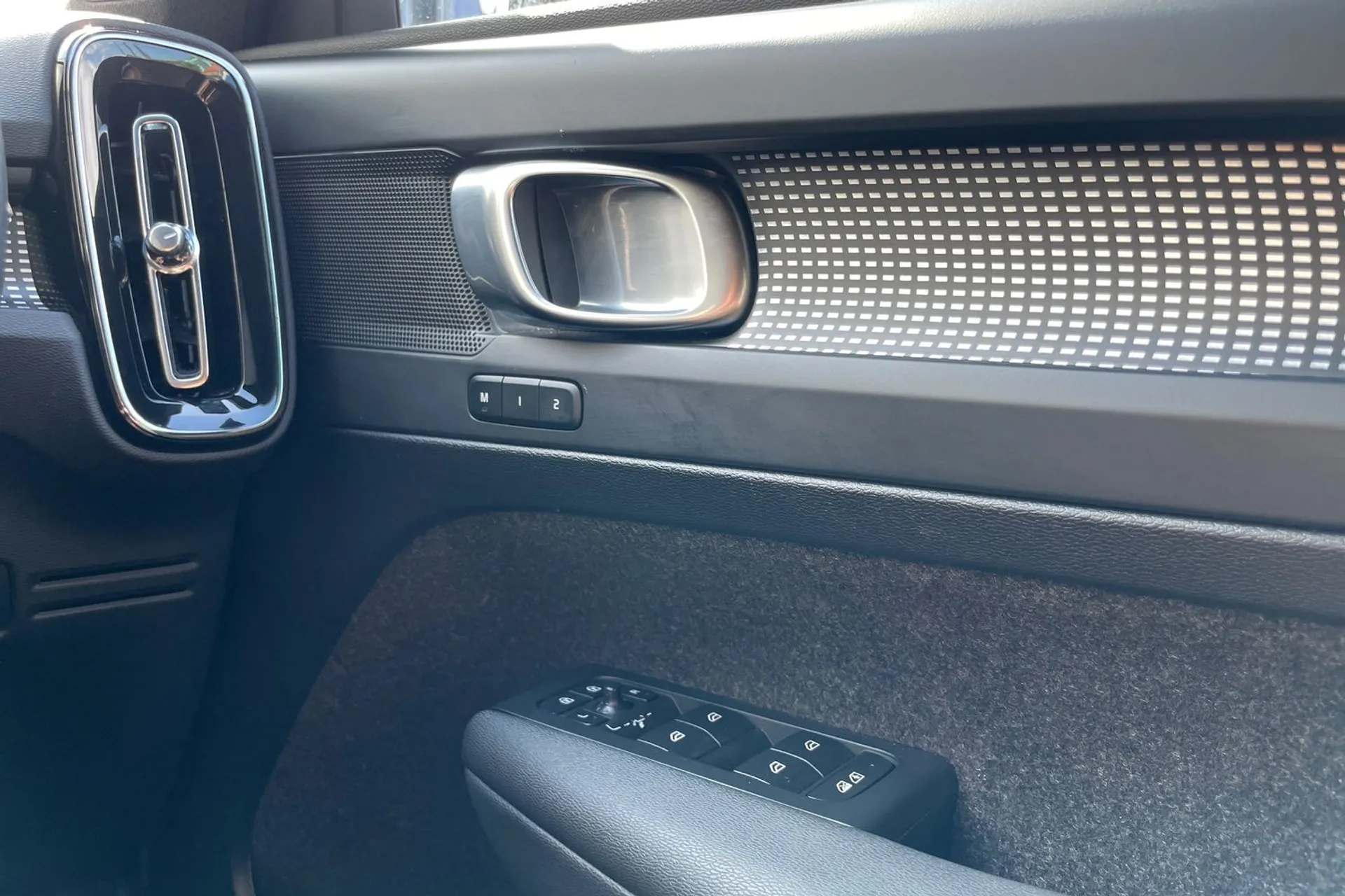 Volvo XC40 thumbnail image number 40