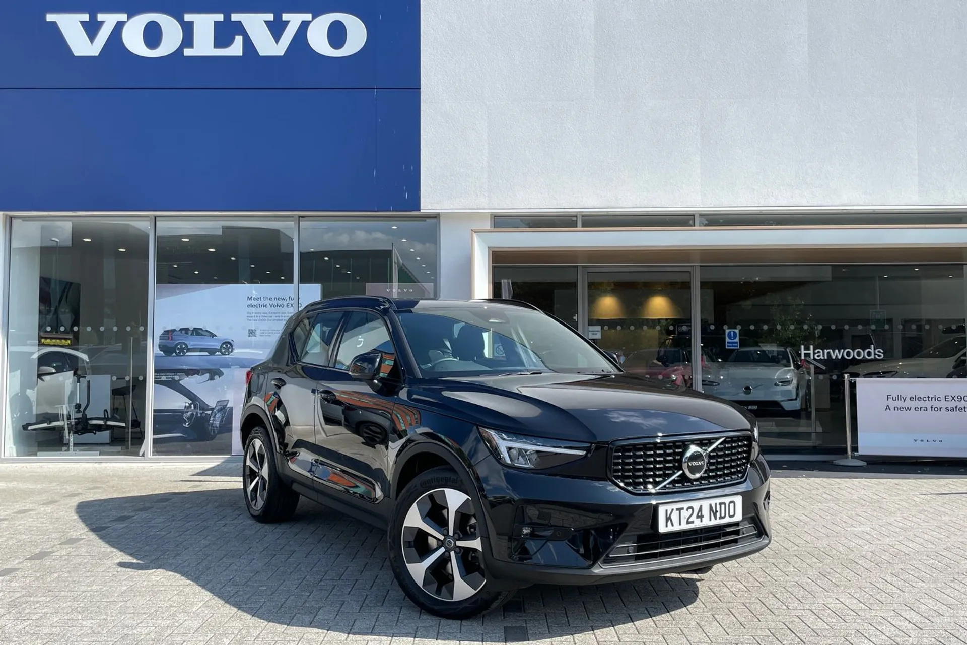 Volvo XC40 focused image
