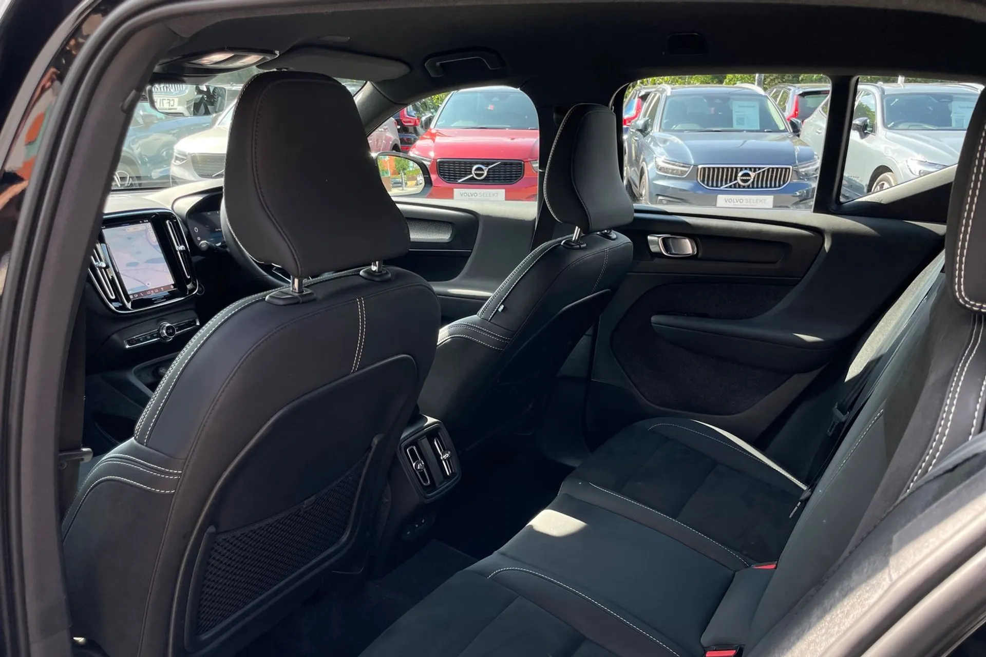 Volvo XC40 thumbnail image number 30