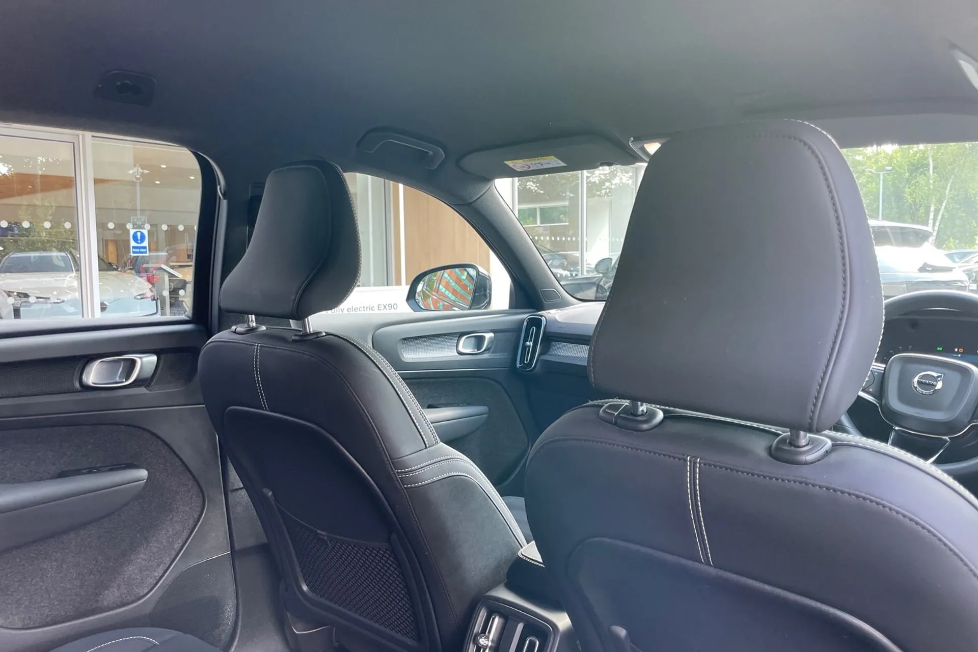 Volvo XC40 thumbnail image number 23