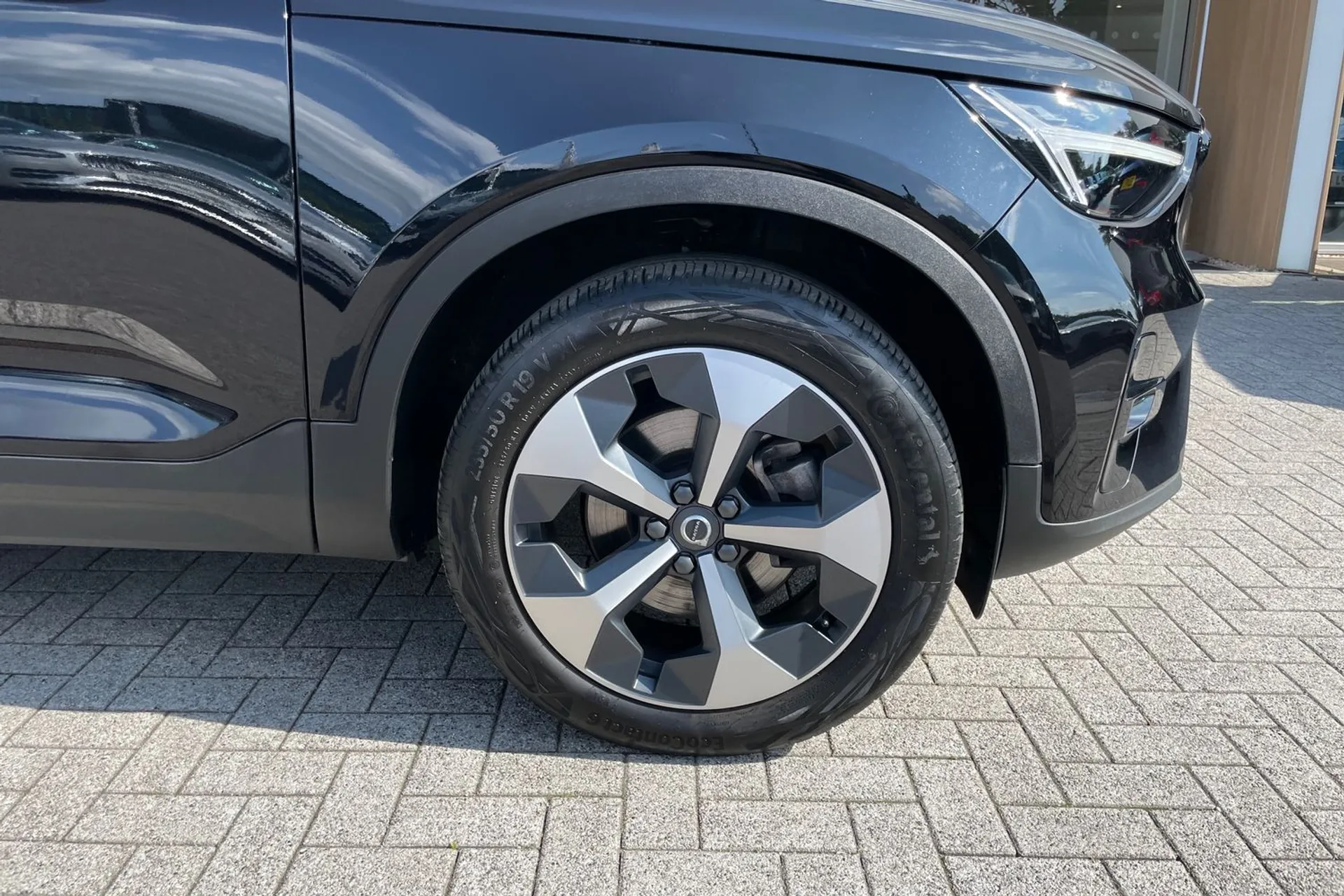 Volvo XC40 thumbnail image number 13