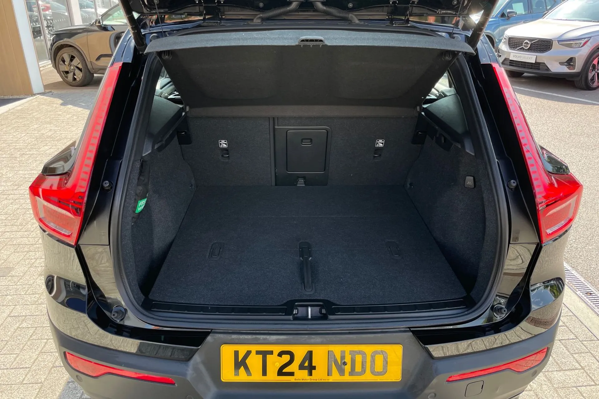 Volvo XC40 thumbnail image number 19
