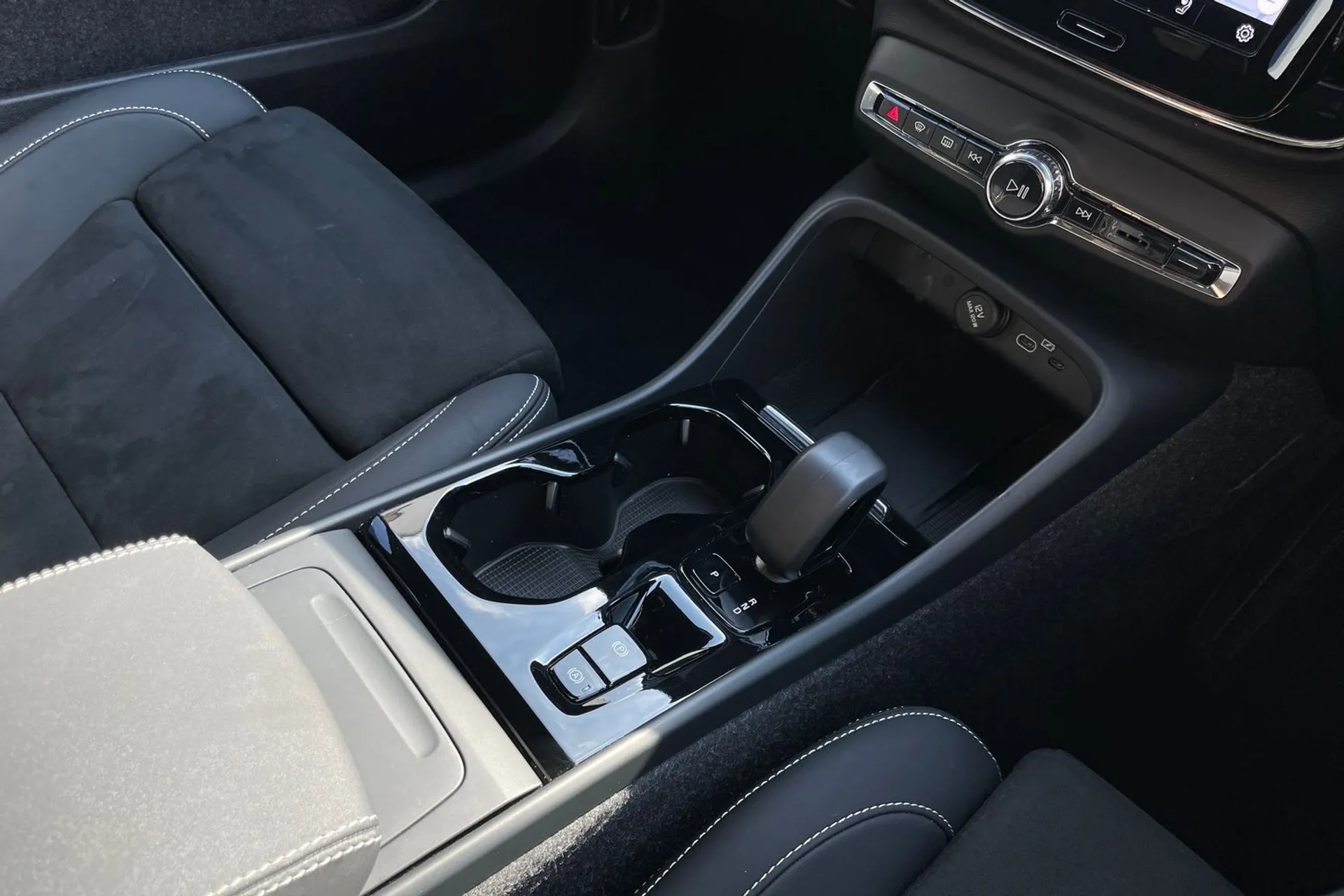 Volvo XC40 thumbnail image number 41