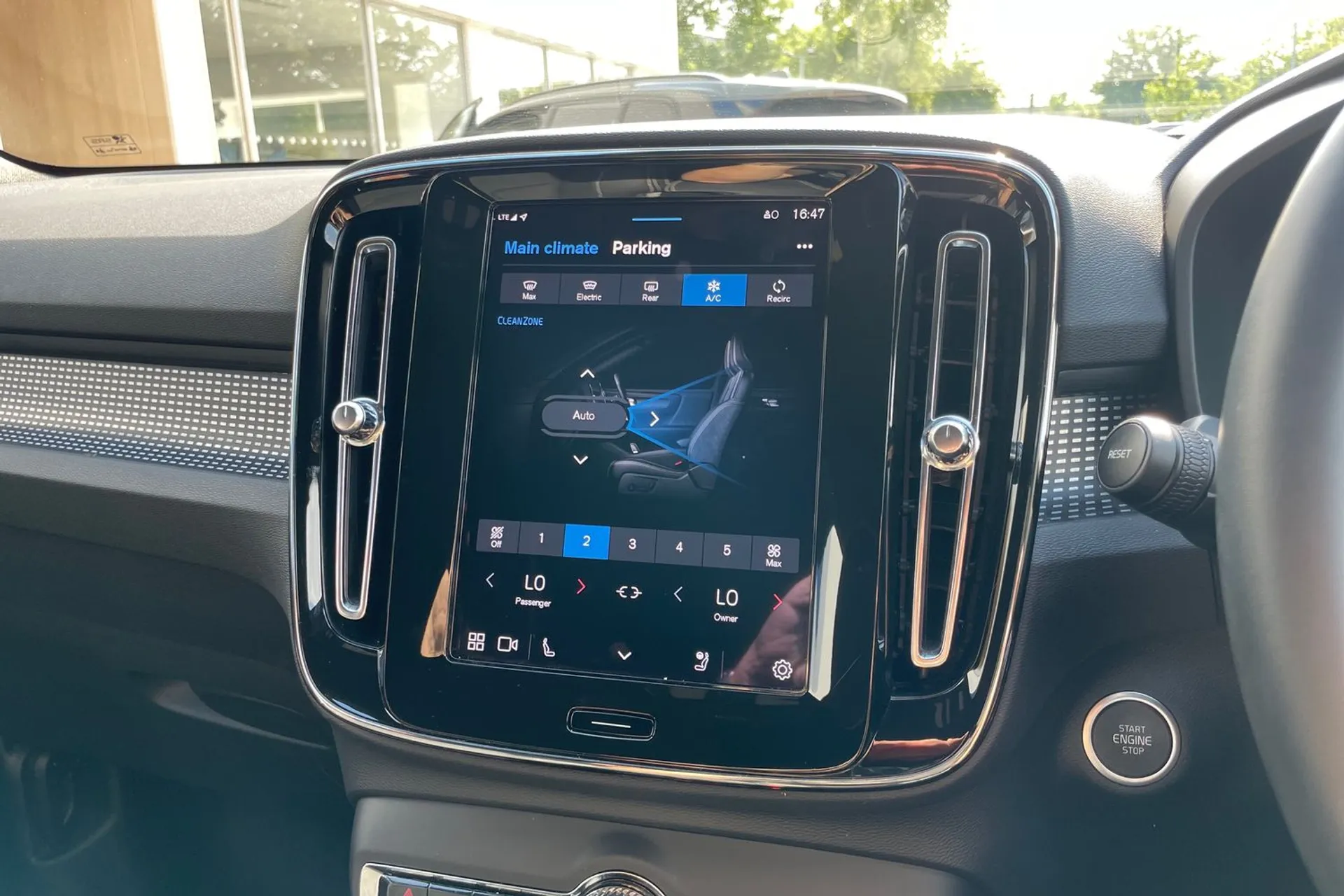 Volvo XC40 thumbnail image number 38