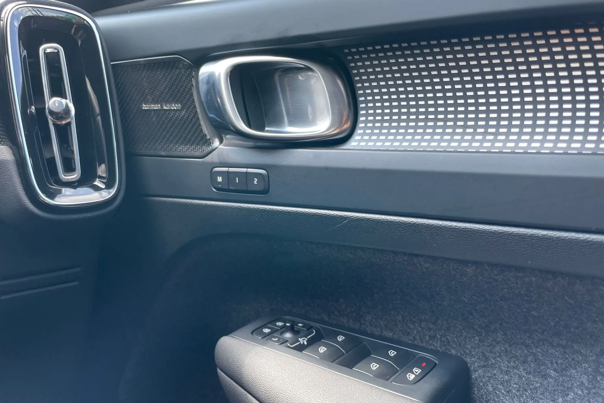 Volvo XC40 thumbnail image number 41