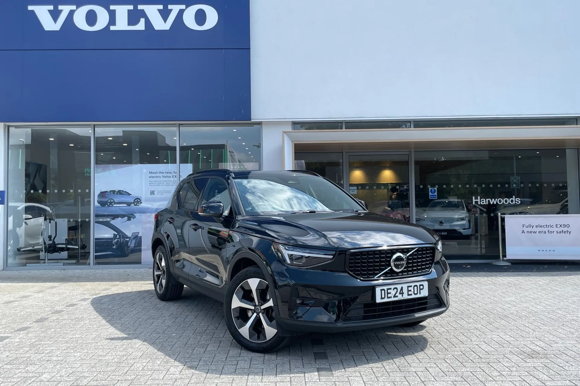 Volvo XC40 focused image