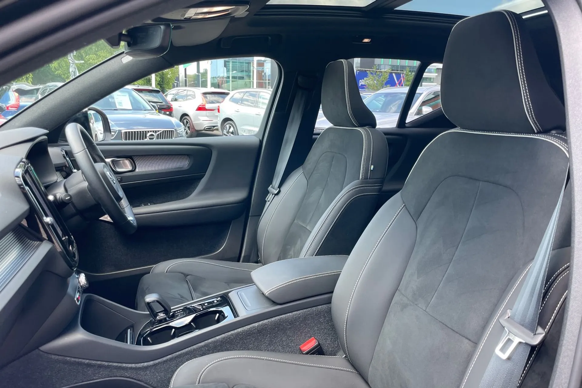 Volvo XC40 thumbnail image number 27