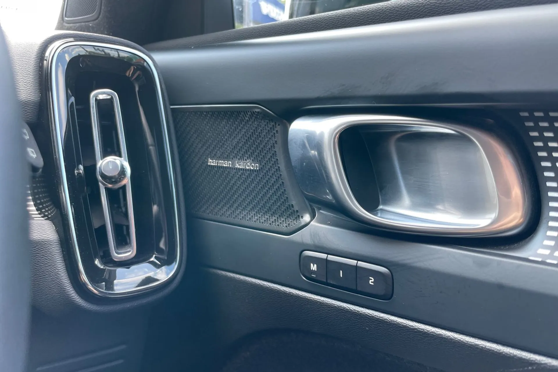 Volvo XC40 thumbnail image number 42
