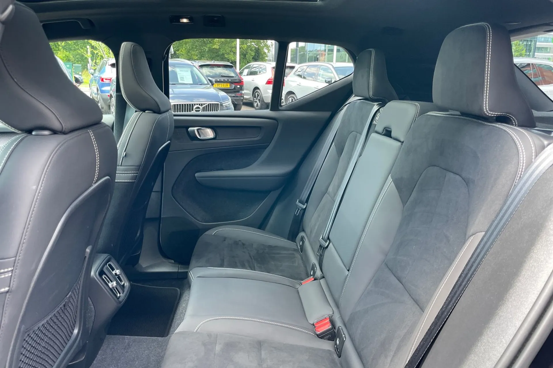 Volvo XC40 thumbnail image number 29