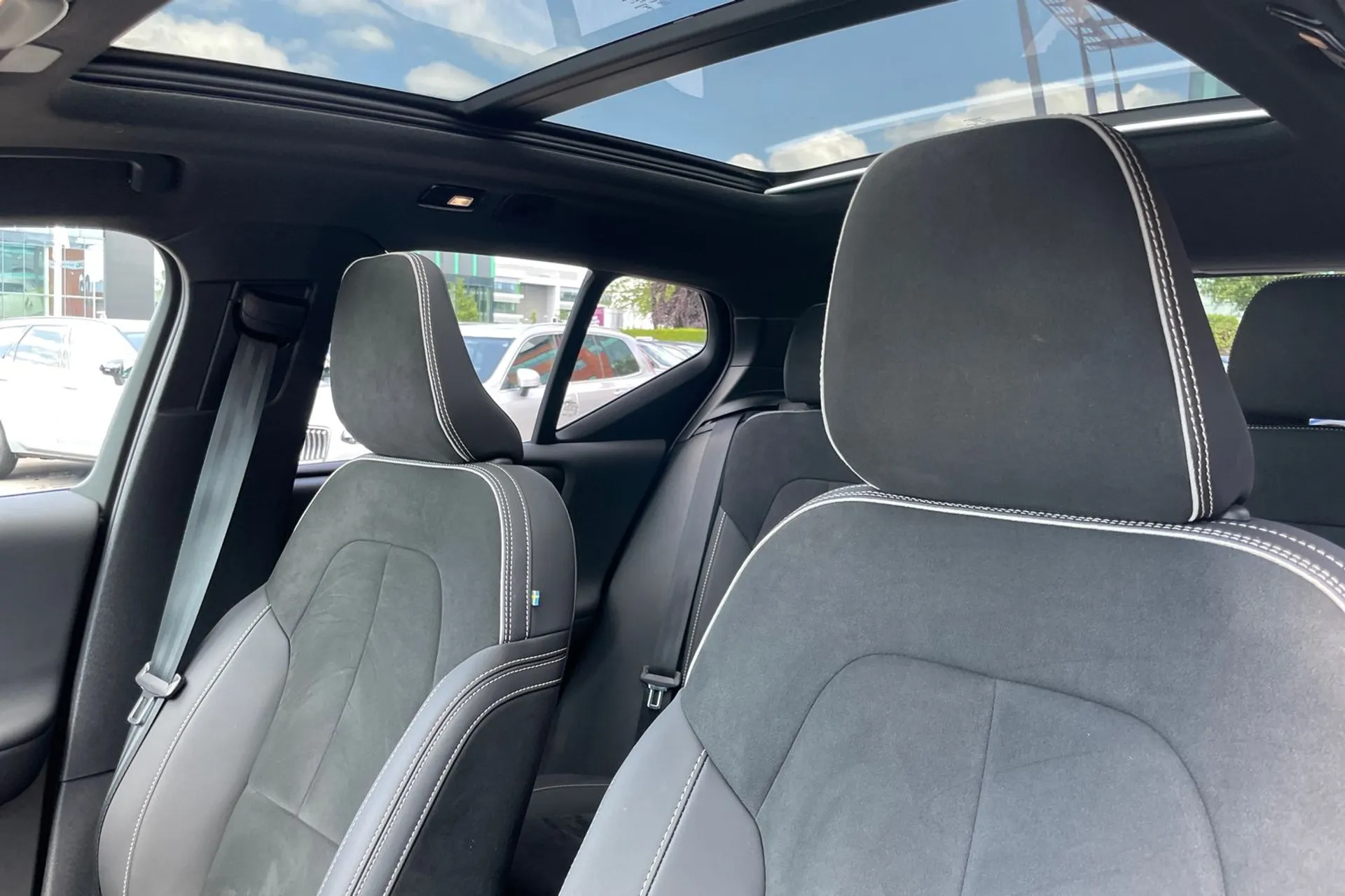 Volvo XC40 thumbnail image number 28