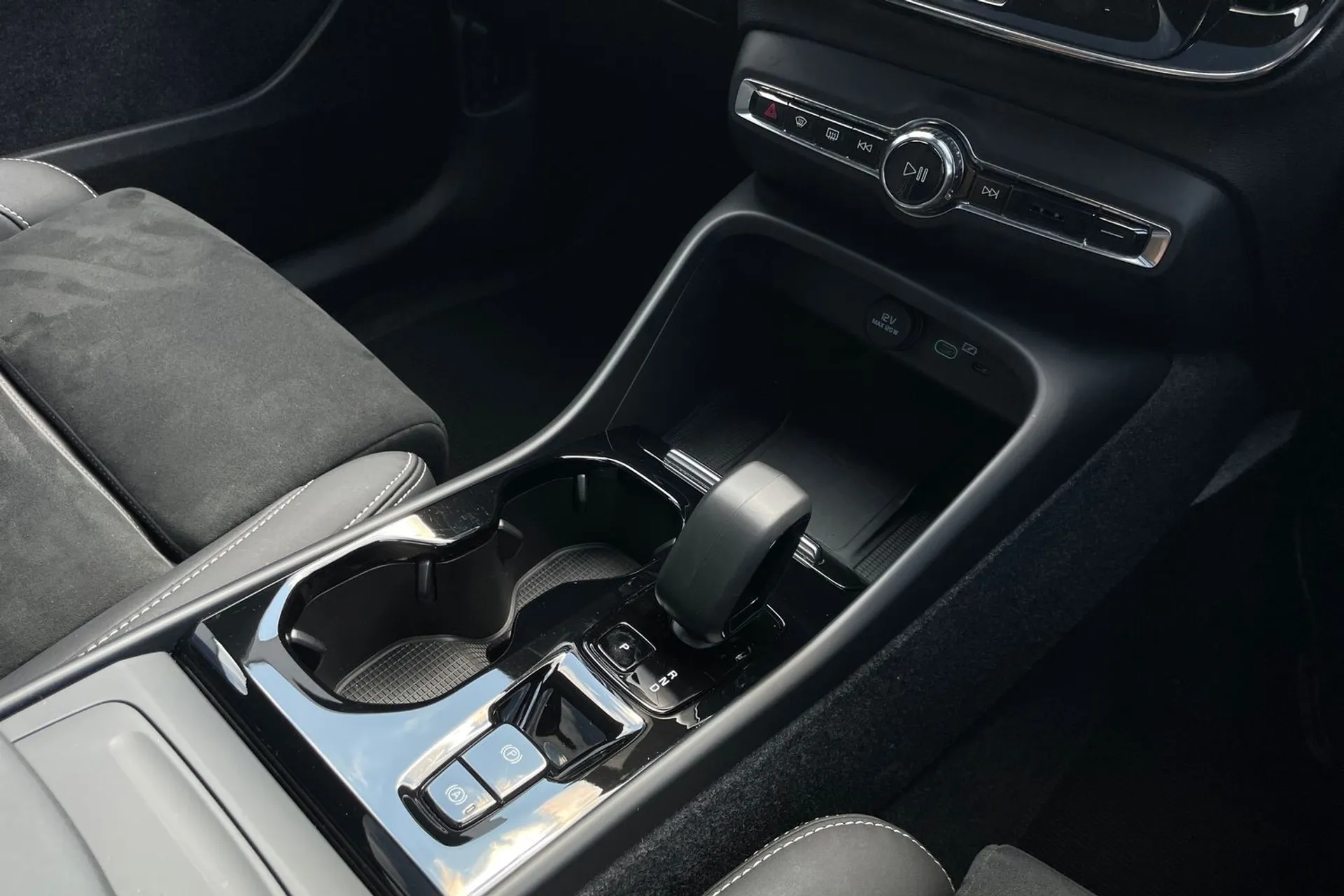 Volvo XC40 thumbnail image number 43