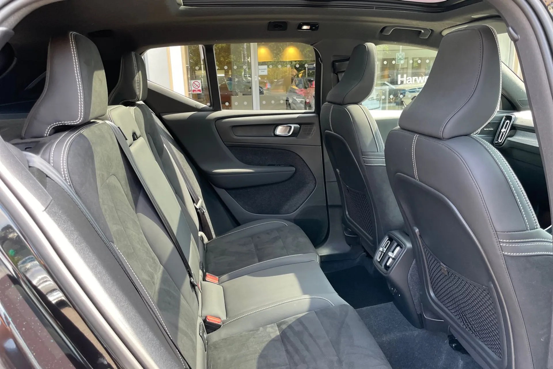 Volvo XC40 thumbnail image number 22