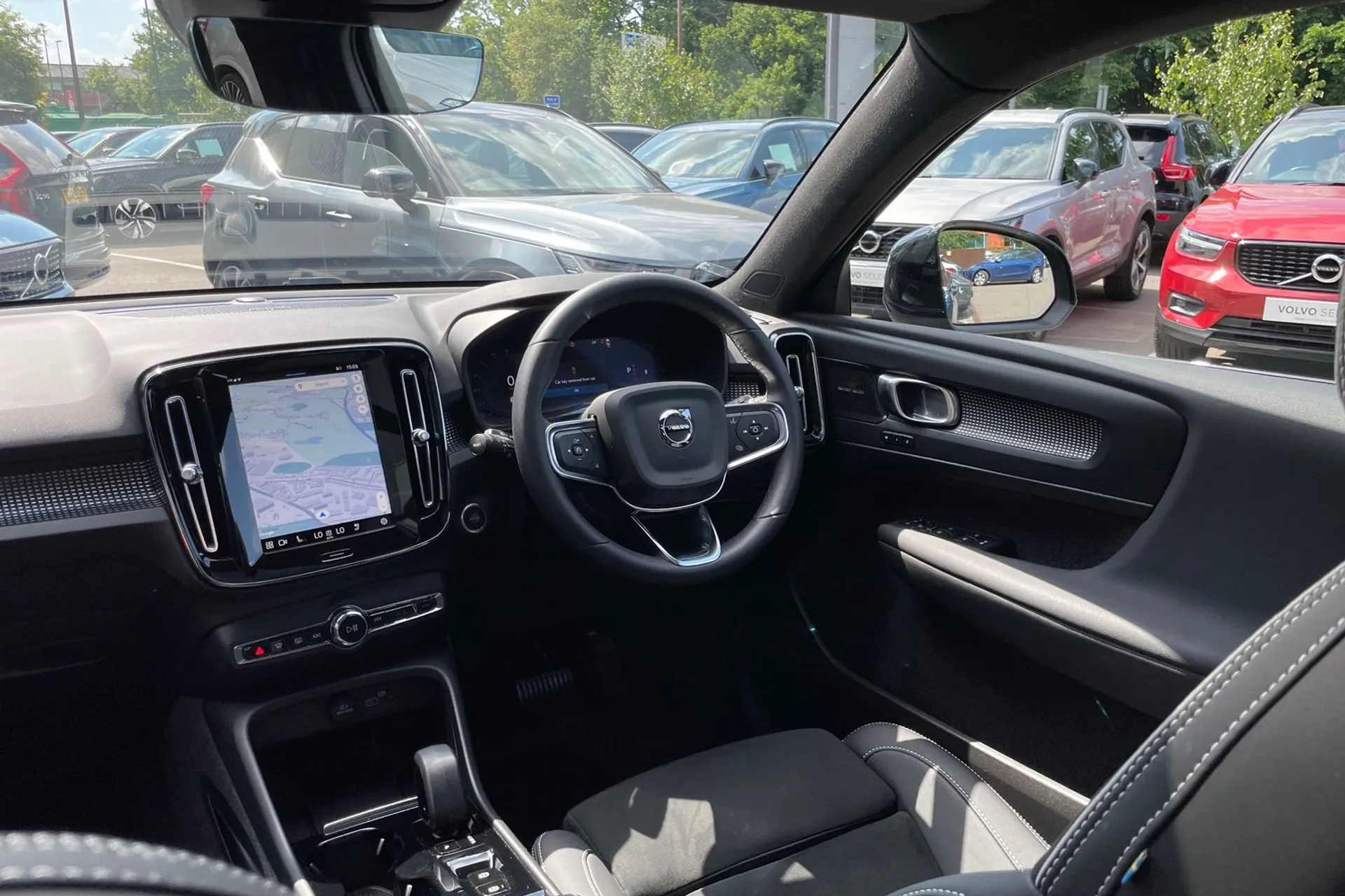 Volvo XC40 thumbnail image number 32