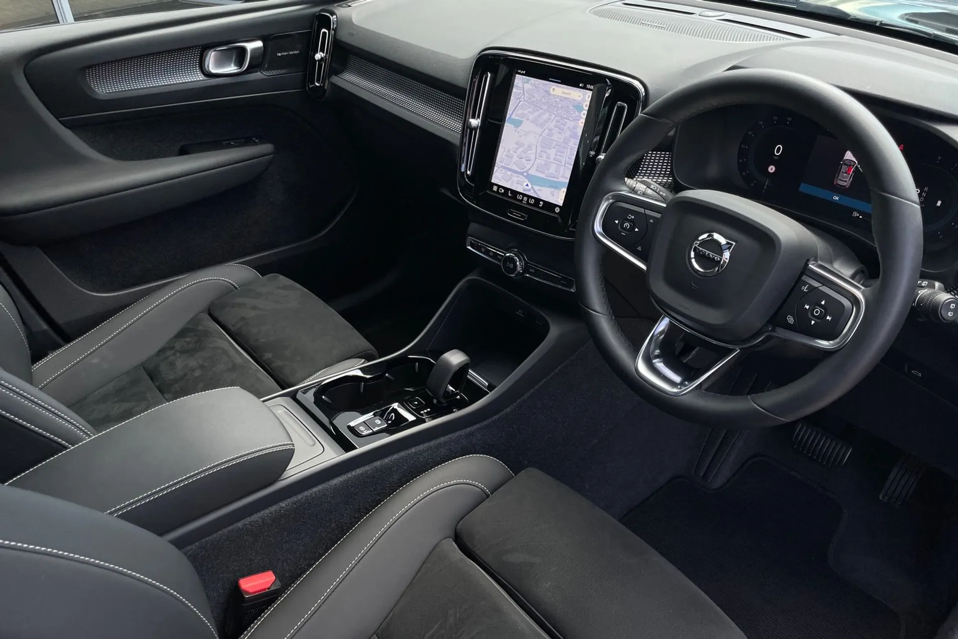 Volvo XC40 thumbnail image number 5