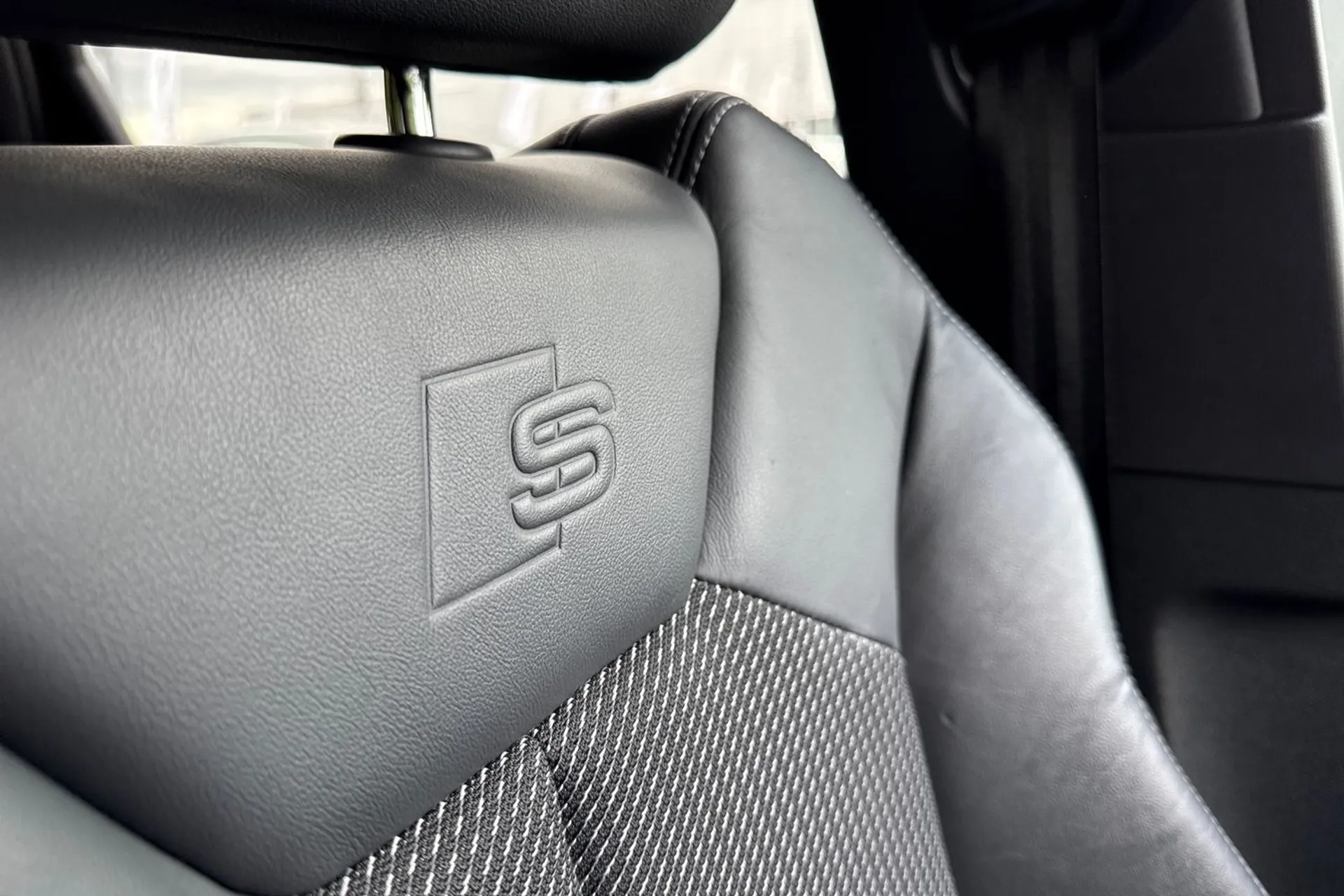 Audi Q3 thumbnail image number 45