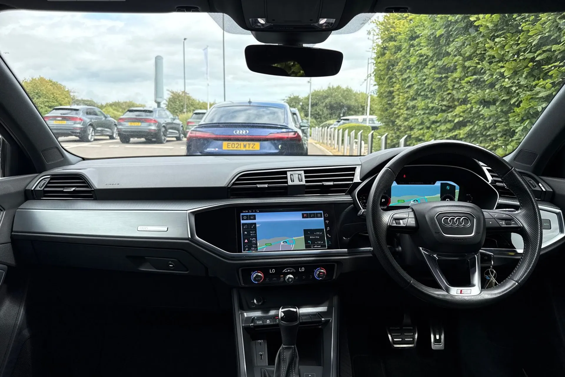 Audi Q3 thumbnail image number 3