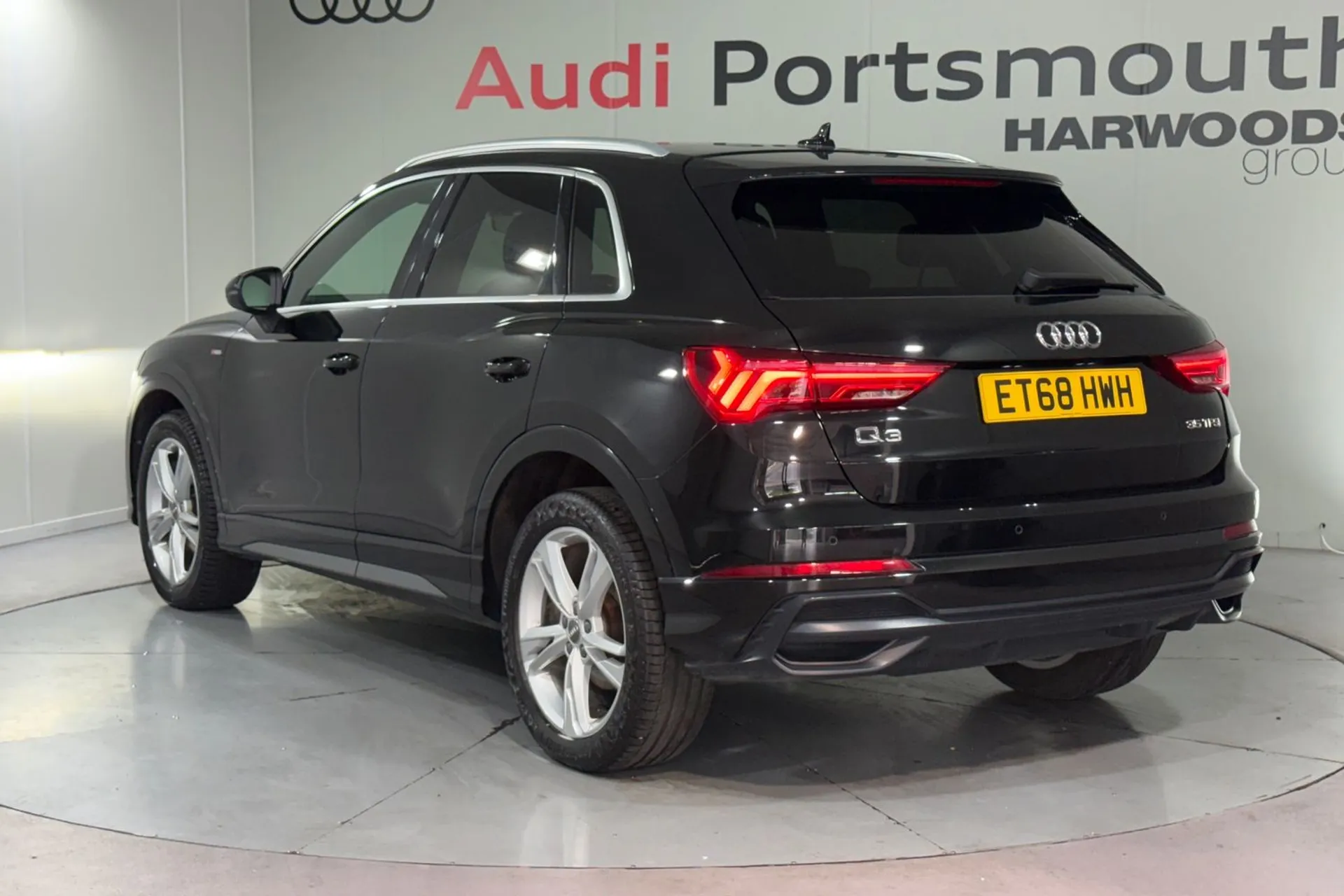 Audi Q3 thumbnail image number 6