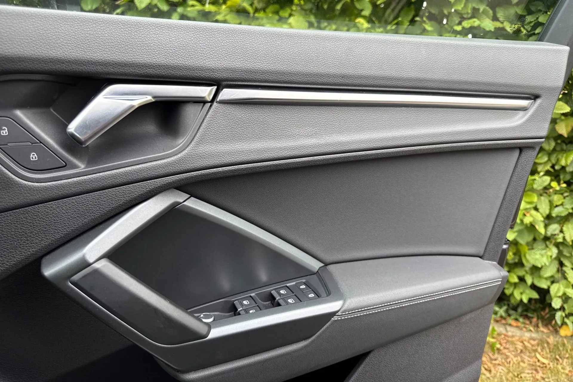 Audi Q3 thumbnail image number 42