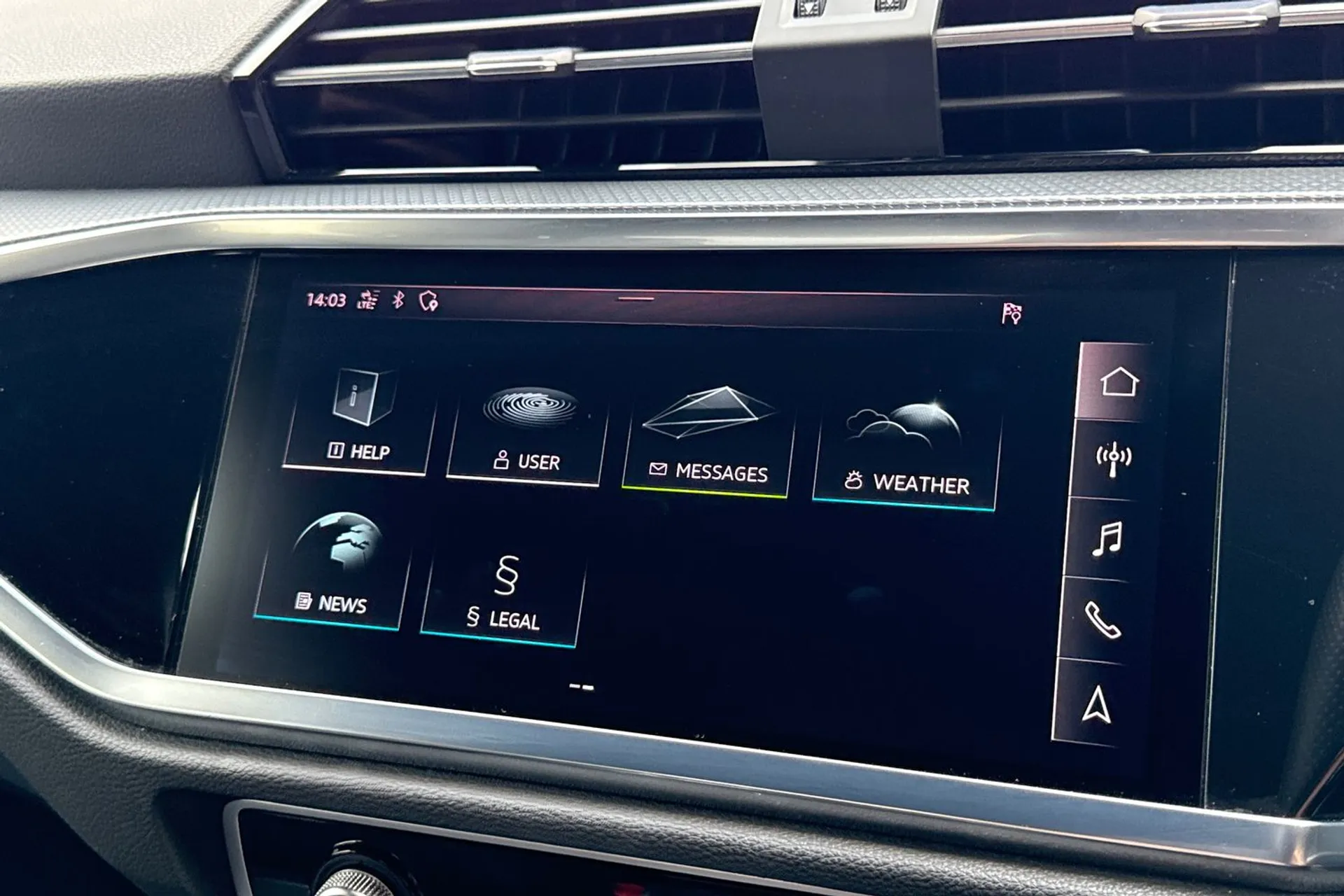 Audi Q3 thumbnail image number 31
