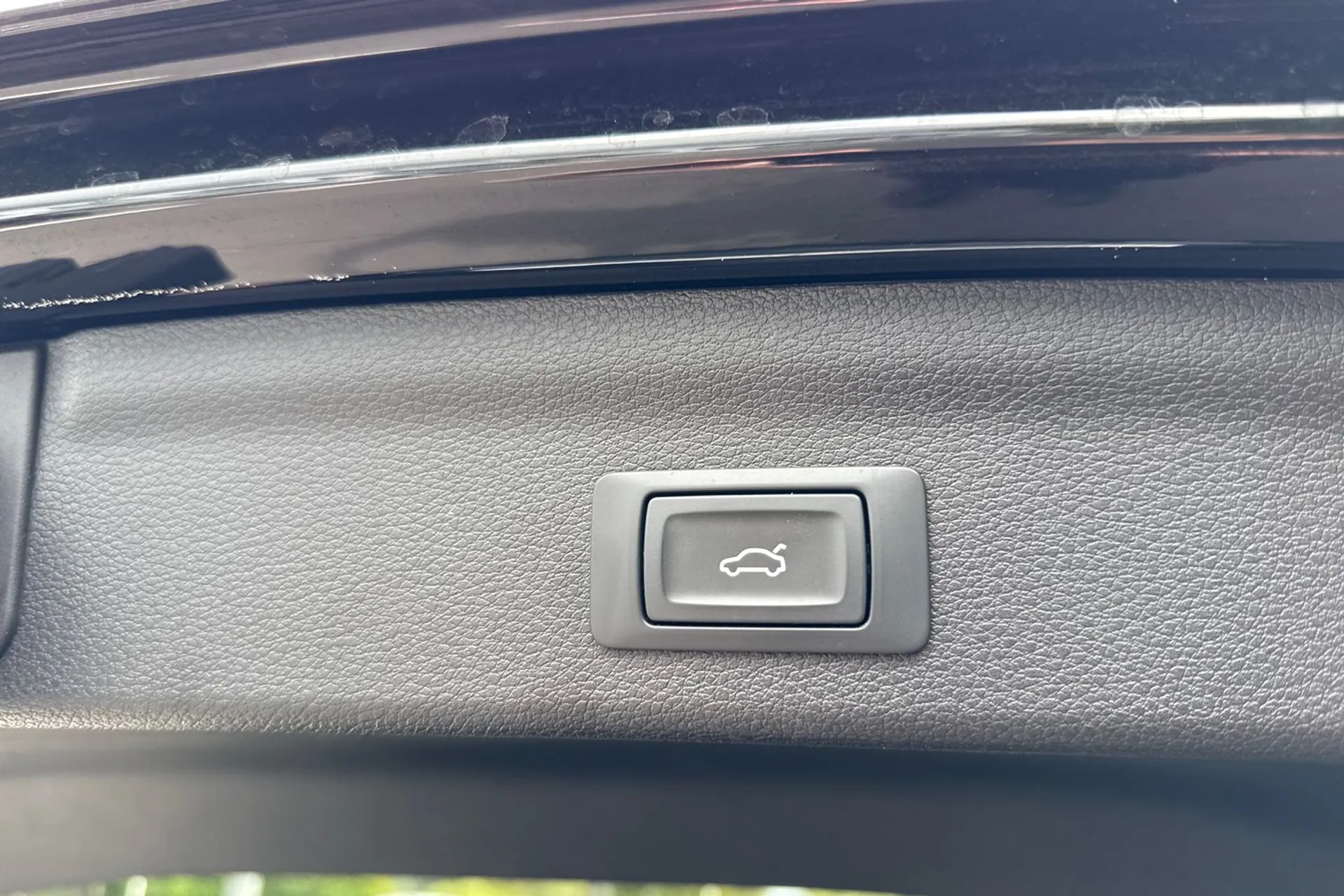 Audi Q3 thumbnail image number 19