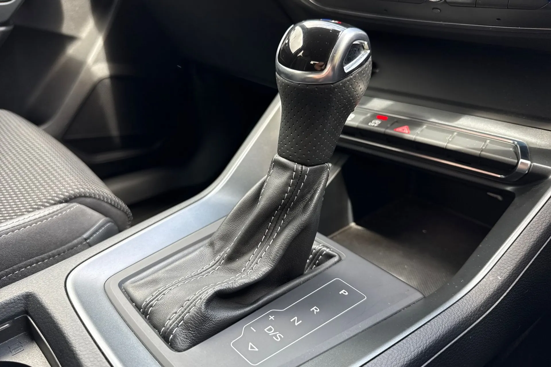 Audi Q3 thumbnail image number 34
