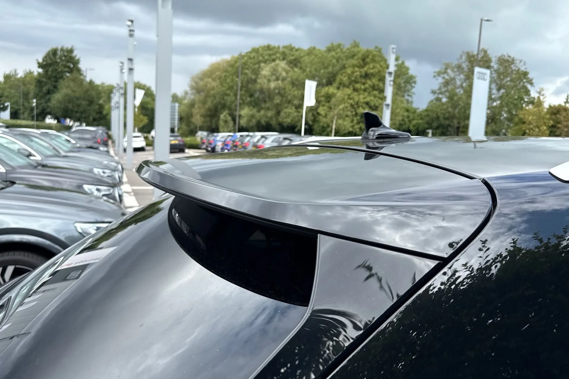 Audi Q3 thumbnail image number 14
