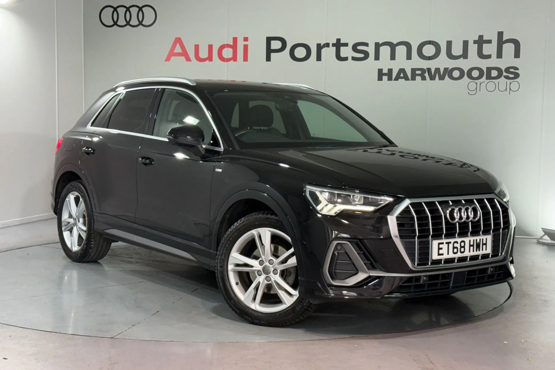 Audi Q3 focused image
