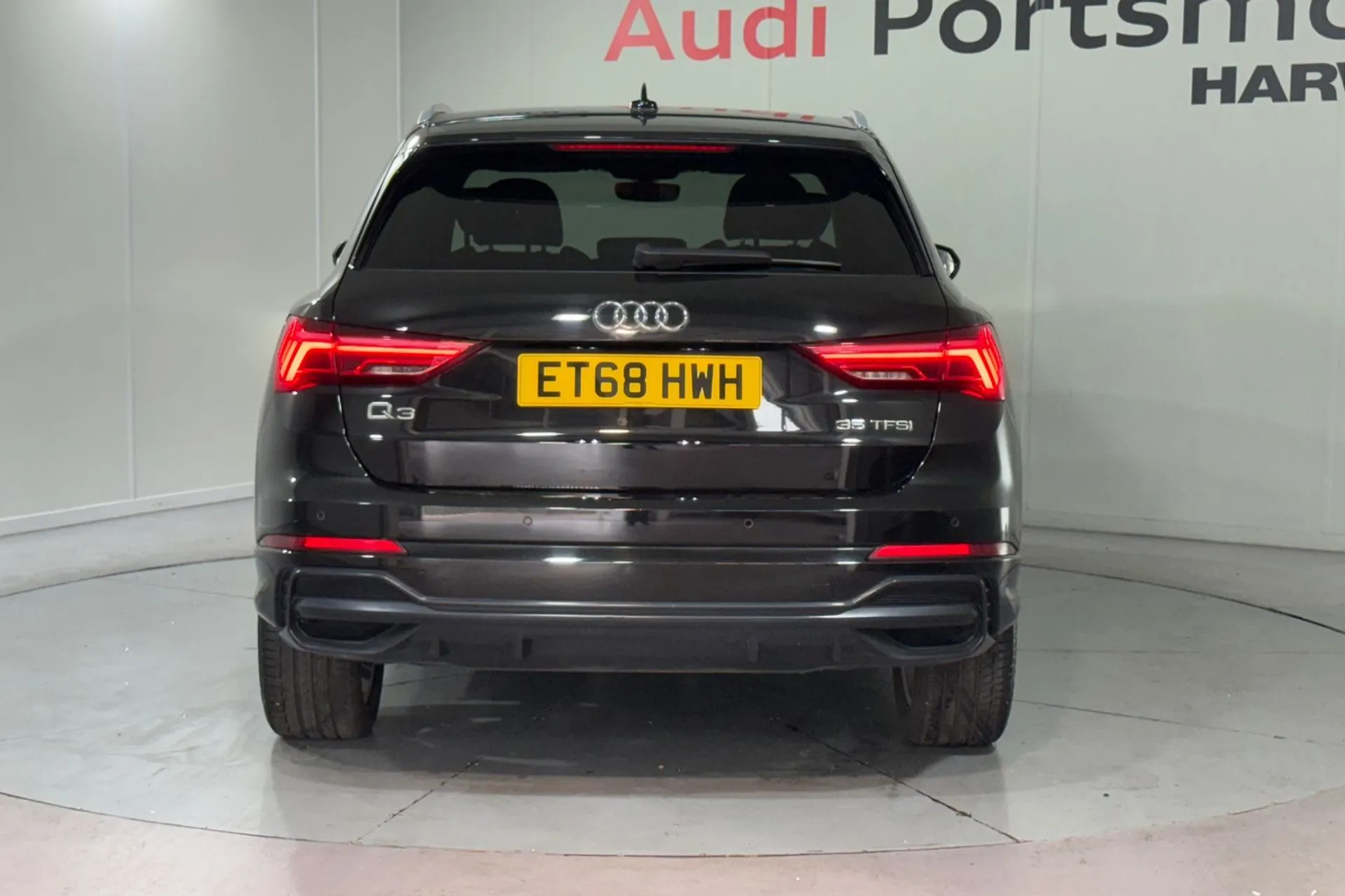 Audi Q3 thumbnail image number 7