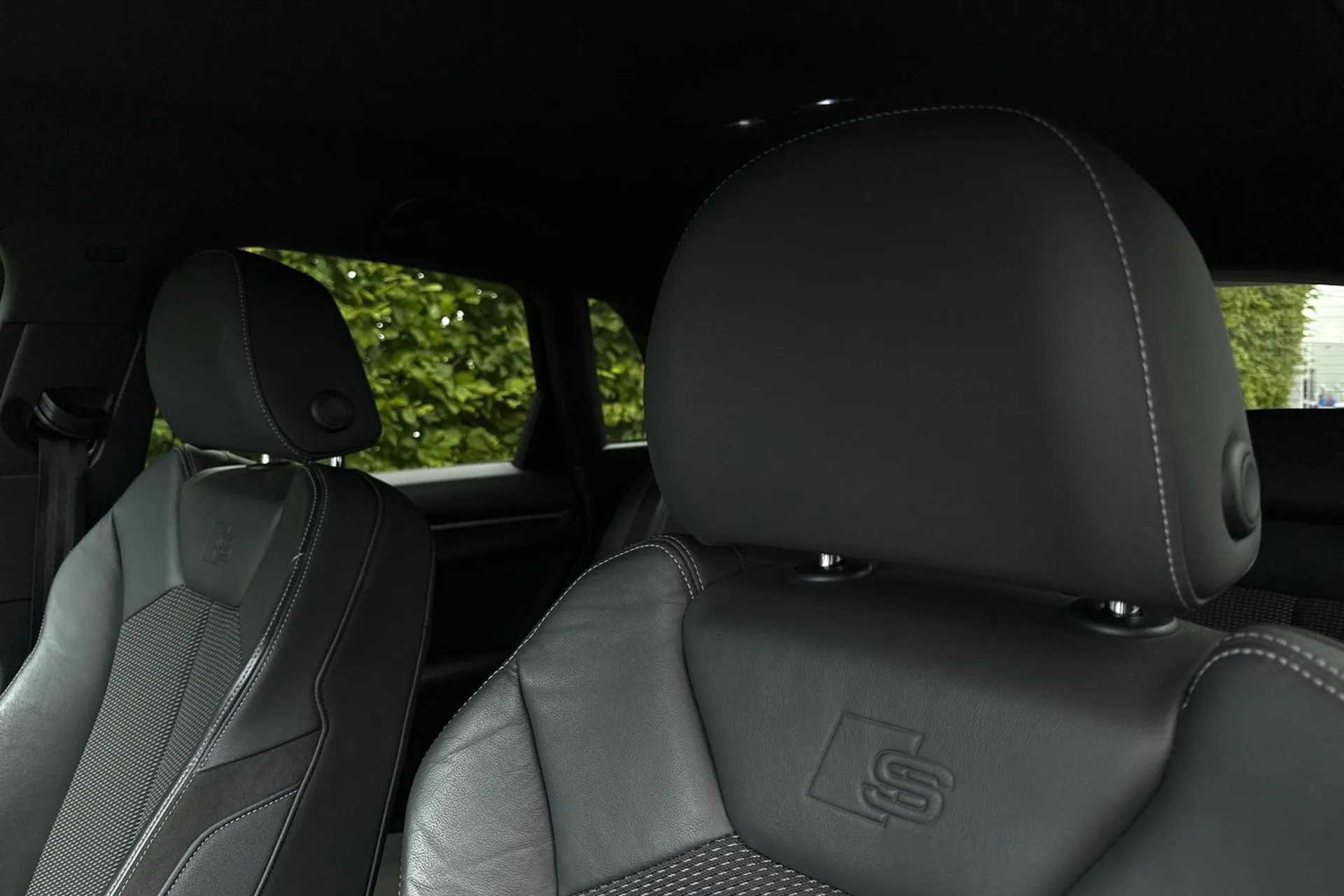 Audi Q3 thumbnail image number 32