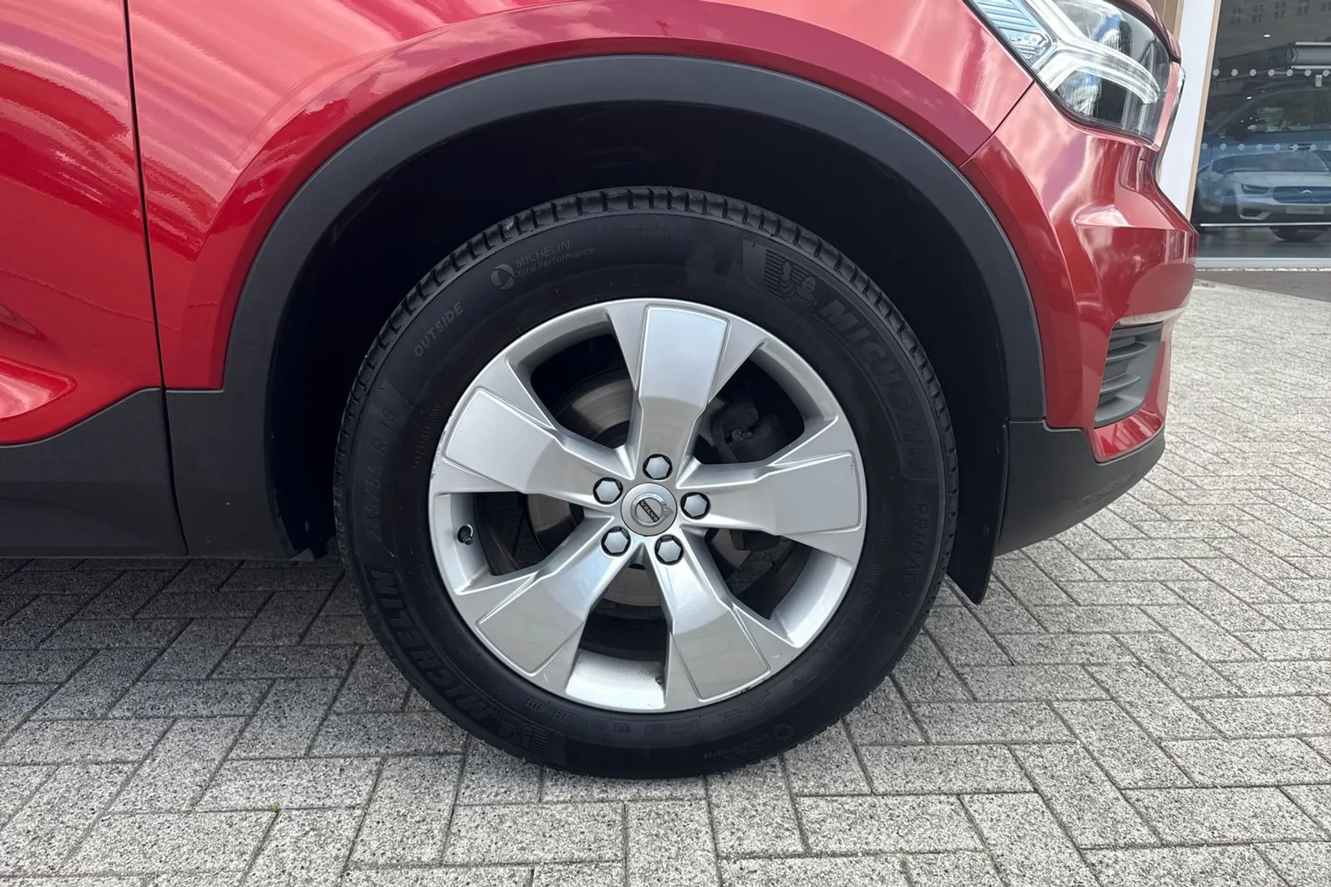 Volvo XC40 thumbnail image number 13