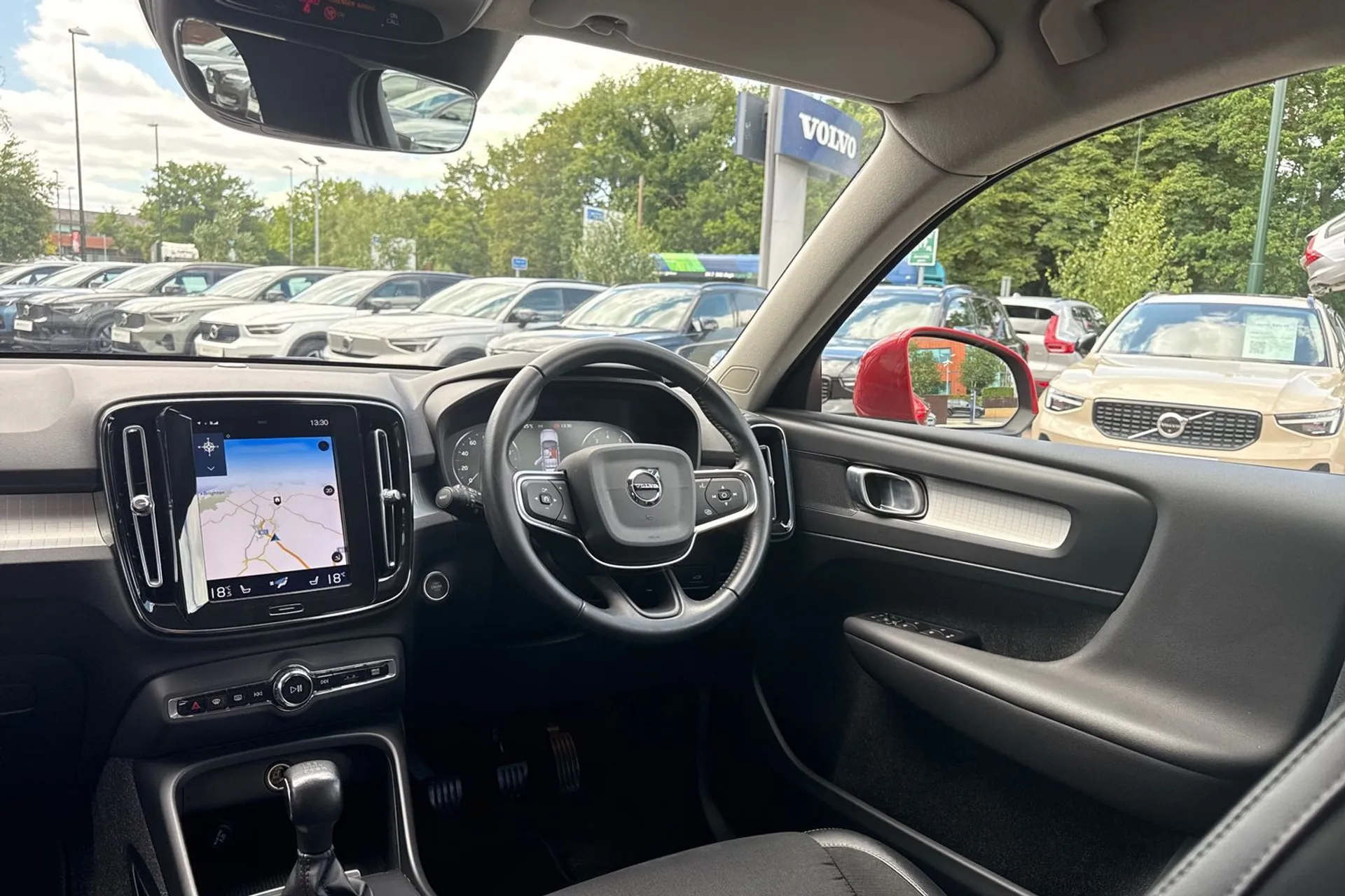 Volvo XC40 thumbnail image number 32