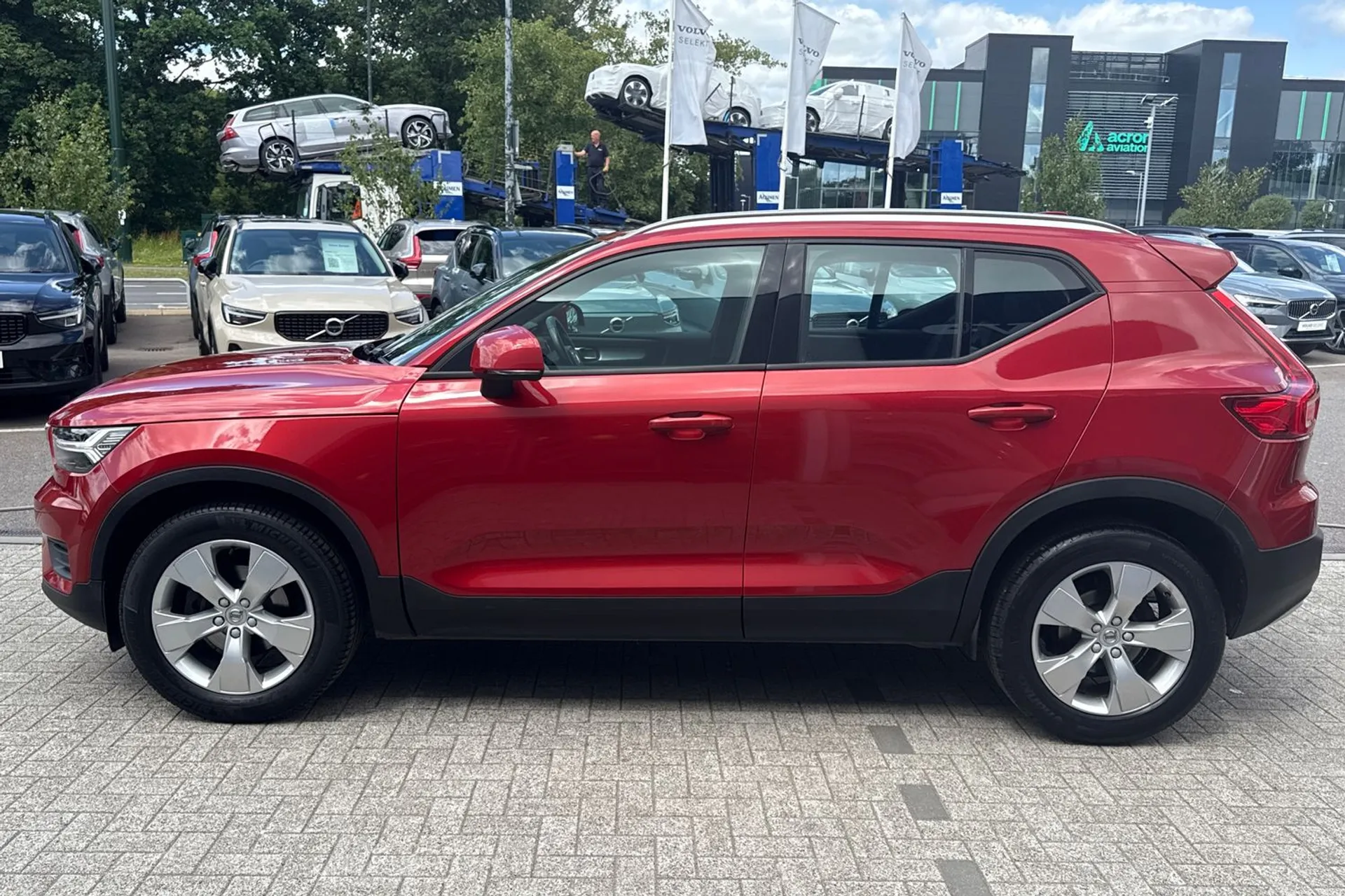 Volvo XC40 thumbnail image number 10