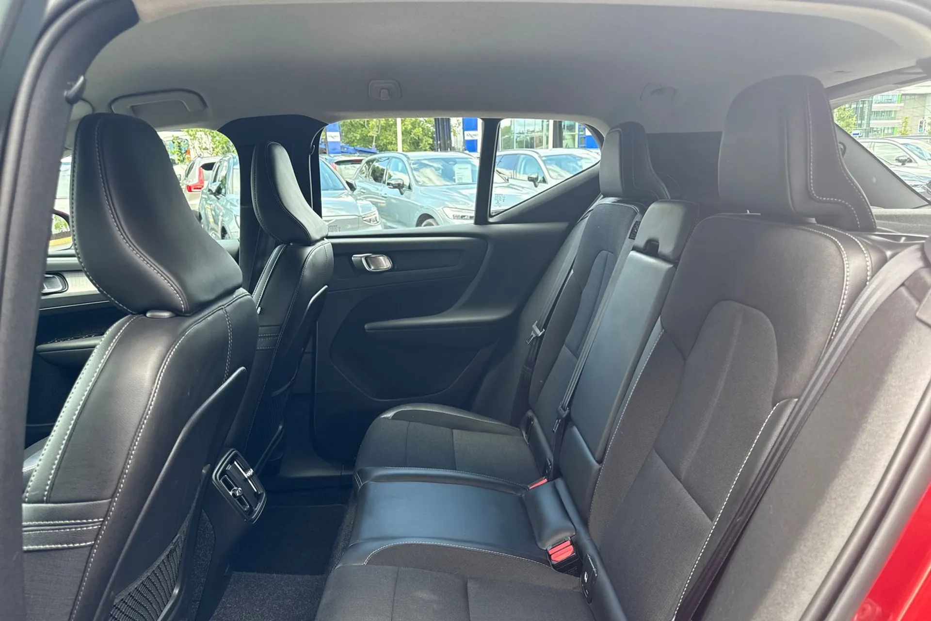 Volvo XC40 thumbnail image number 29