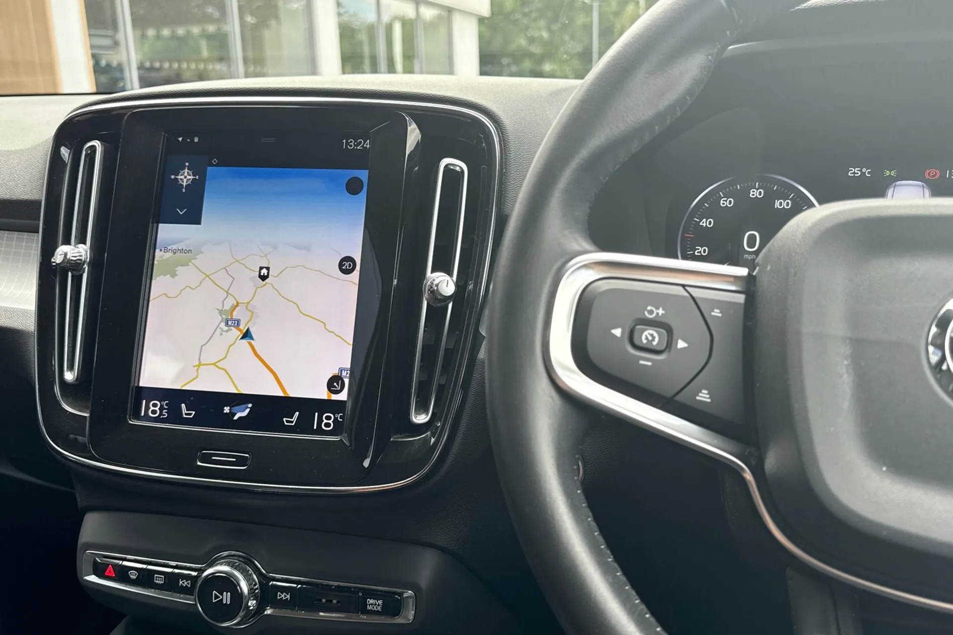 Volvo XC40 thumbnail image number 35