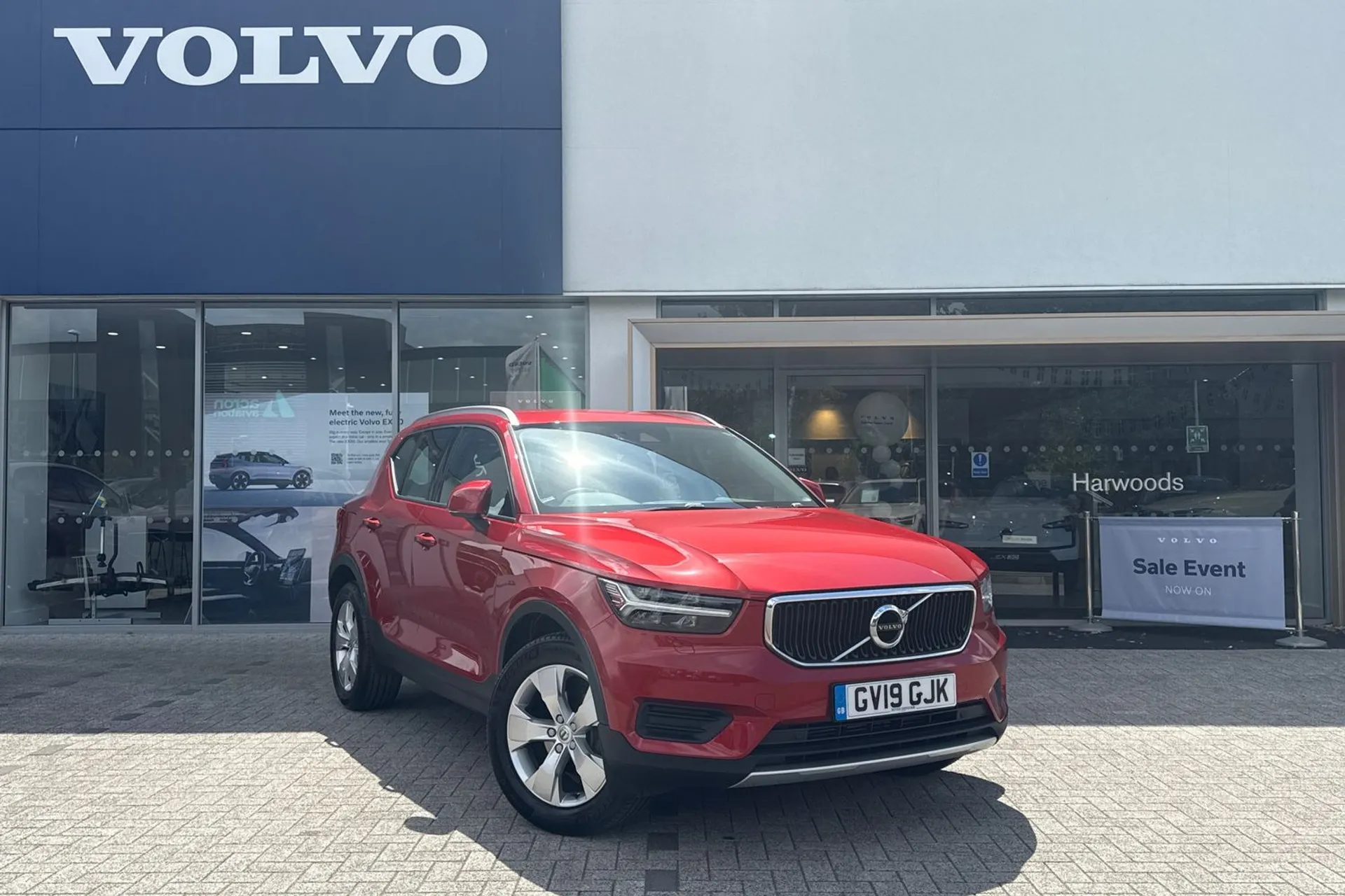 Volvo XC40 focused image